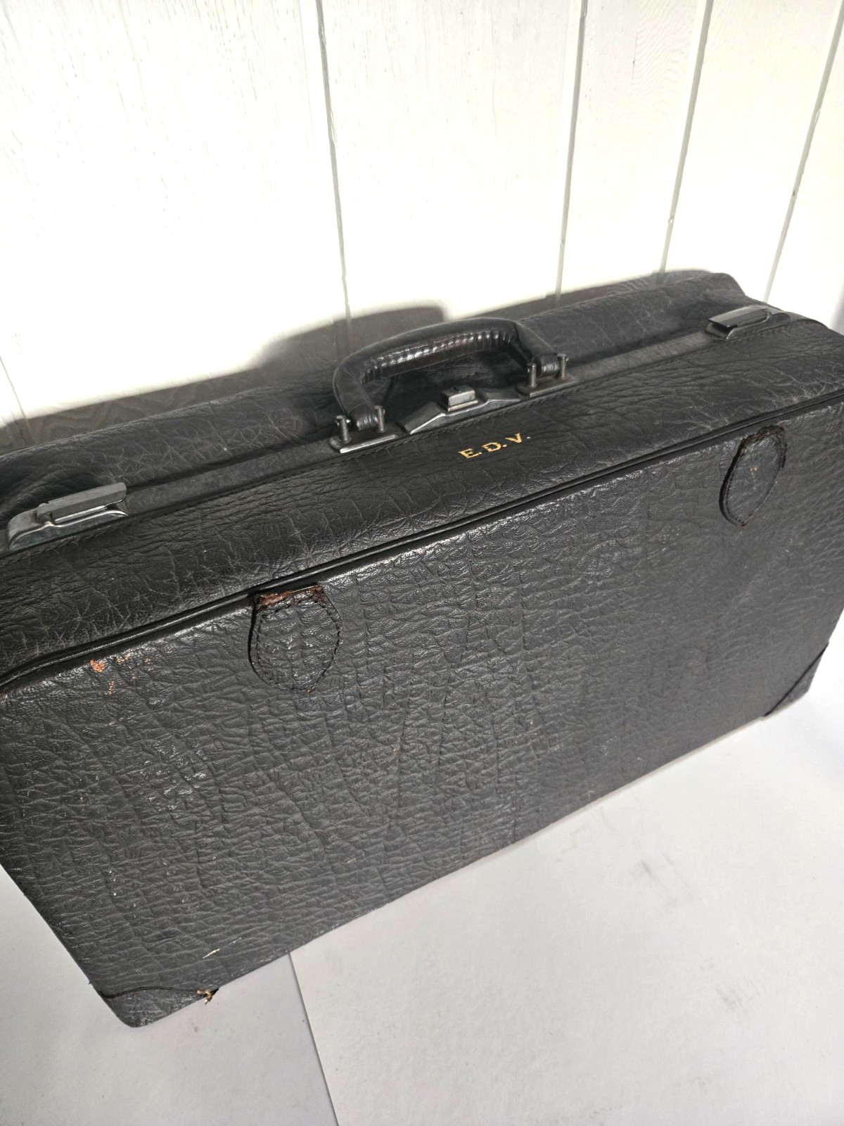 Antique Vintage 1930’s Black Leather Suitcase Luggage 25″L x 14″H x 8″D