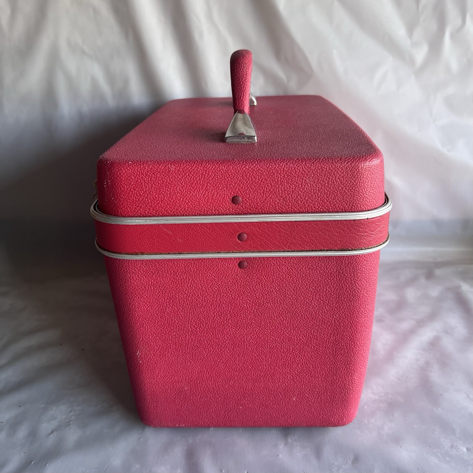 Vintage Sears Train Case WITH Unlock Combo & Mirror | Model Blandon (Berry Red)
