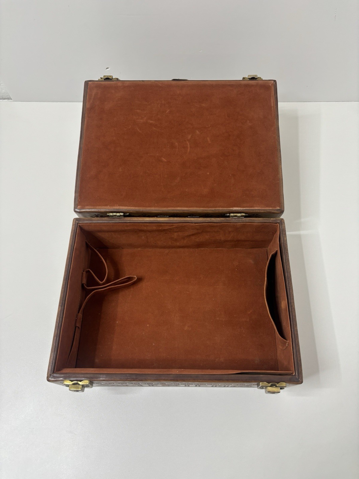 Vintage Tooled Leather Artmex Mexico Travel Overnight Vanity Train Case