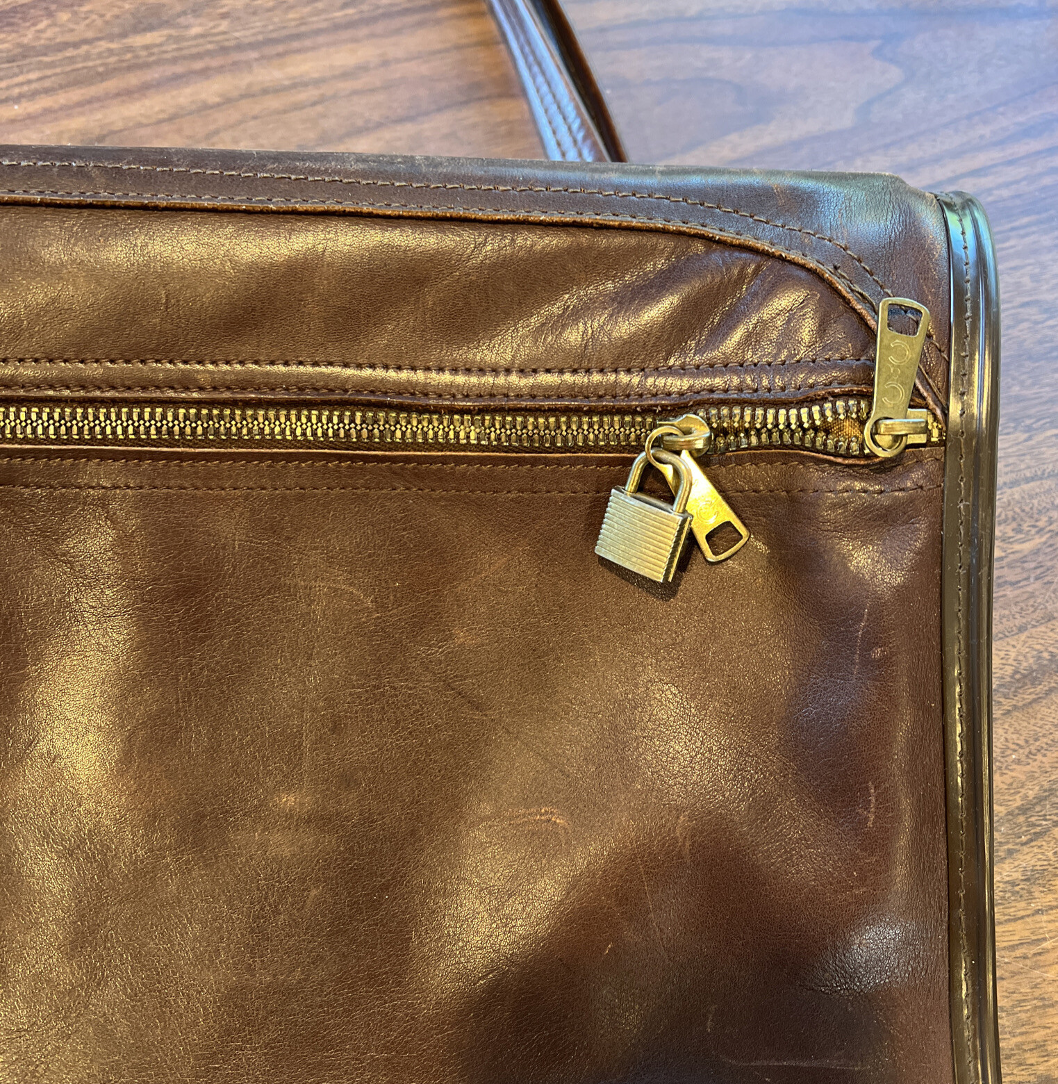 Vintage MCM Ventura Leather Garment Travel Suit Bag Excellent Condition 1960s