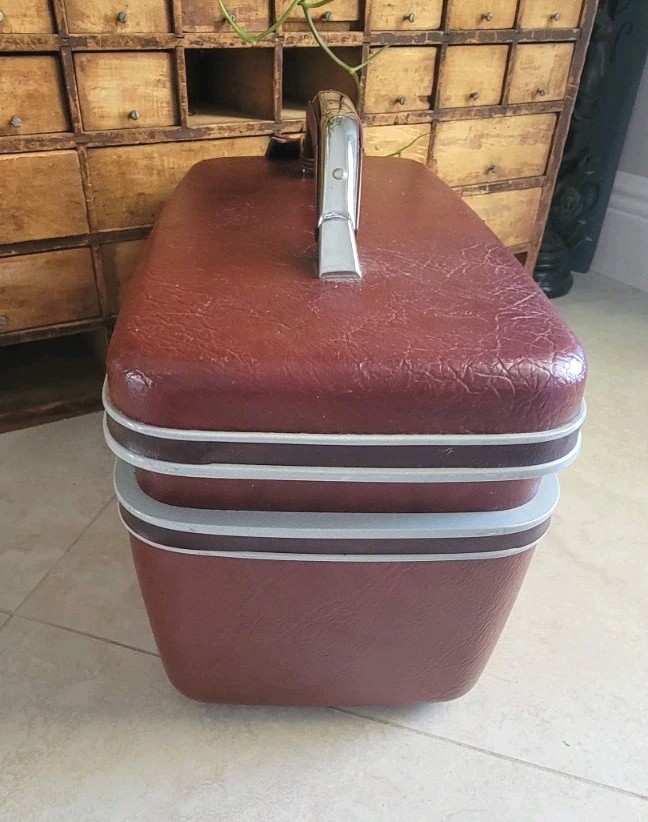 Vintage Burgundy Samsonite Silhouette Train Case With Tag & Adjustable Mirror