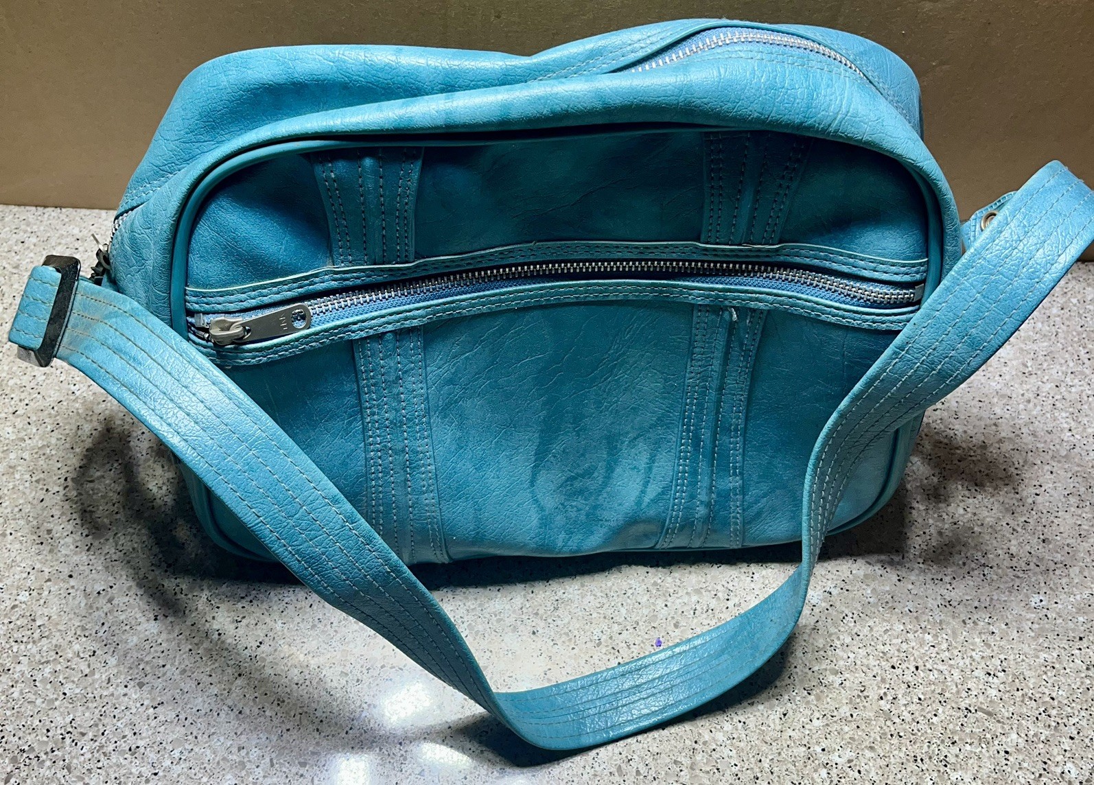American Tourister travel set Blue Vinyl Pleather 1970’s Taiwan YKK zip Vintage