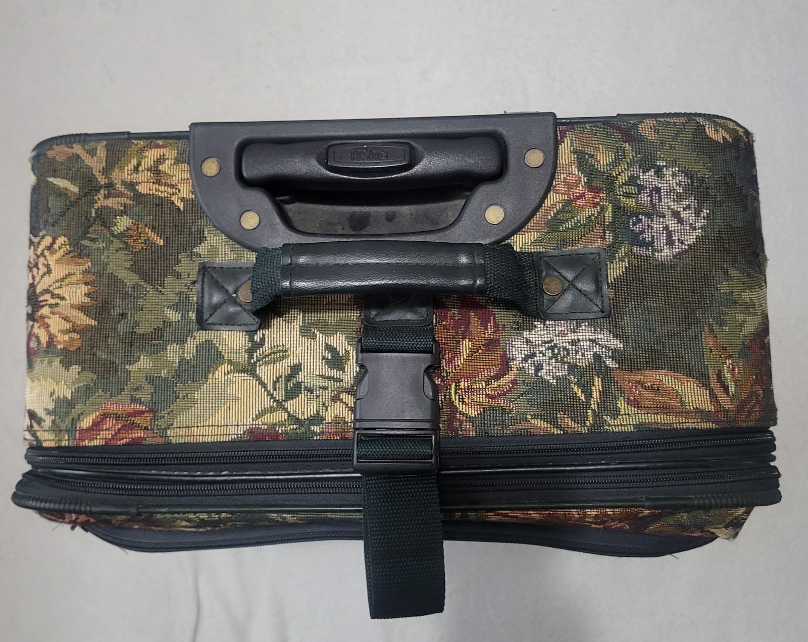 Vintage Ciao! Floral Design Tapestry Luggage Suitcase 25x17x9 Wheeled *Read Des.