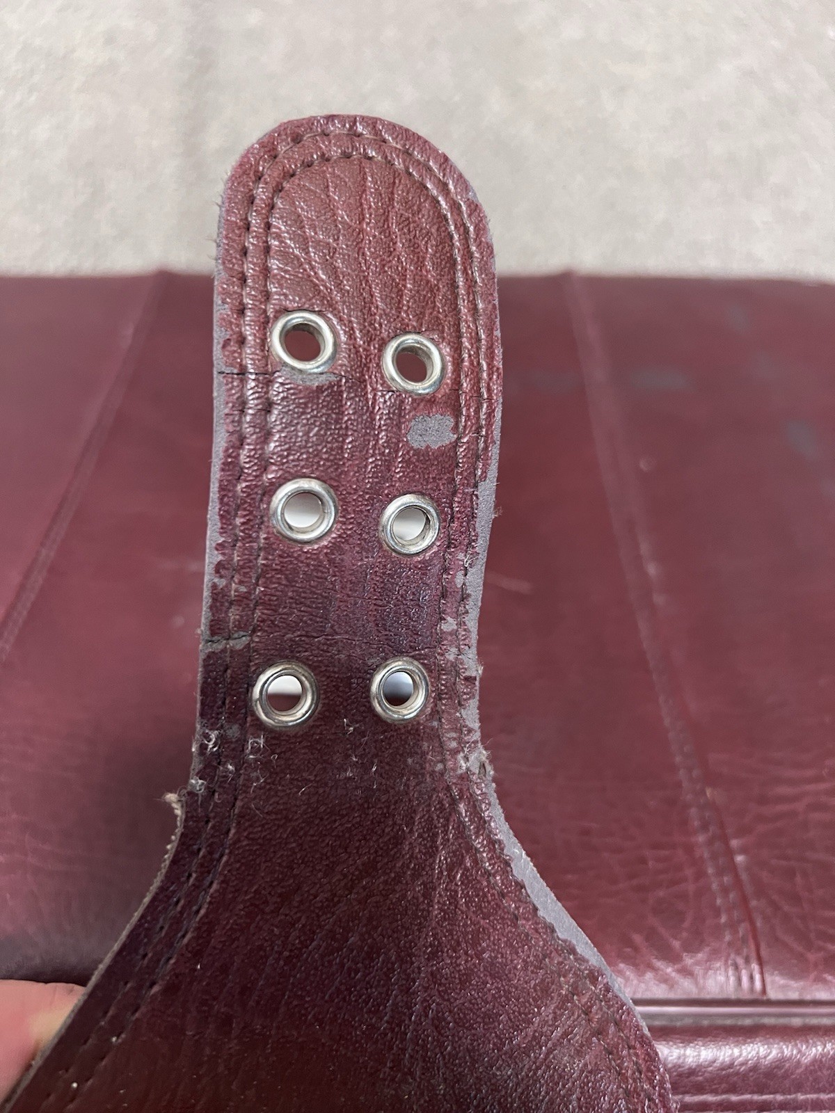 Vintage 1970s SUITCASE DURABLE Vinyl/Naugahyde w/Buckle BURGUNDY Korea 22x16x8″