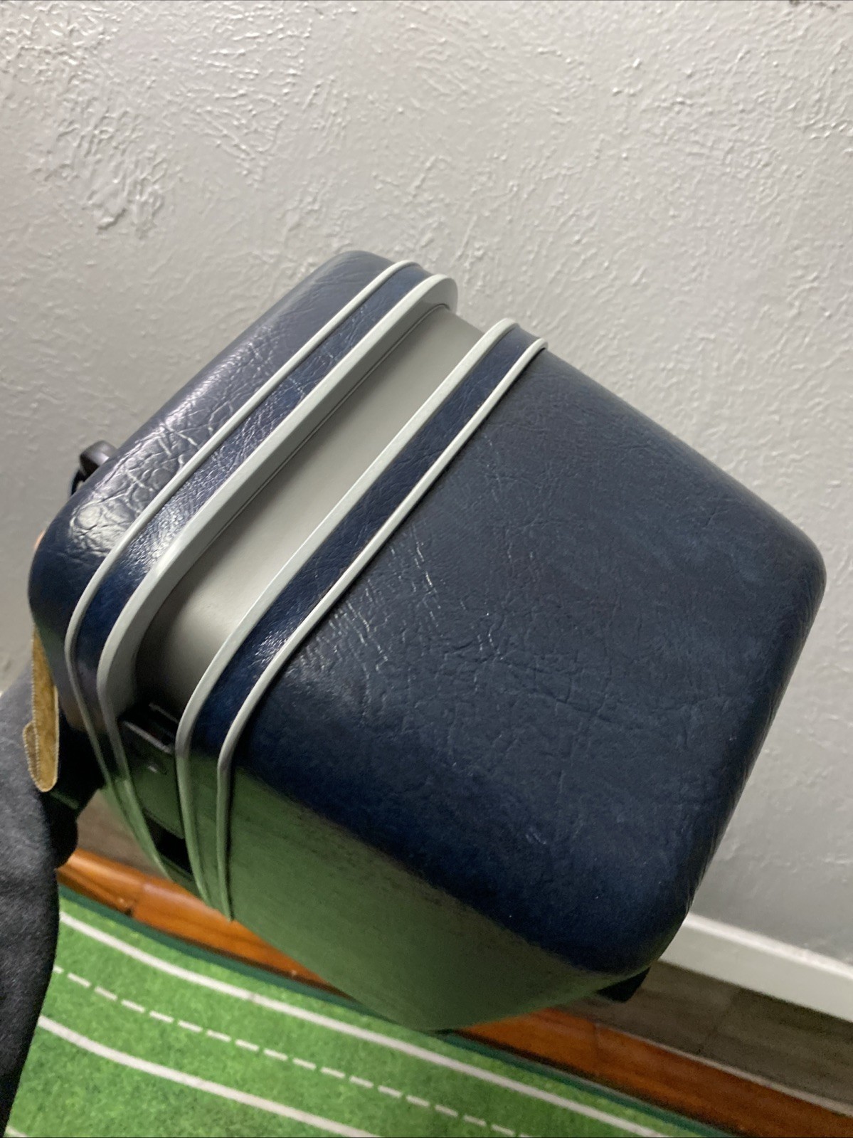 Samsonite Contour II Blue Hard Shell Carry On / Make-up Case – Keys, Tray & Tag
