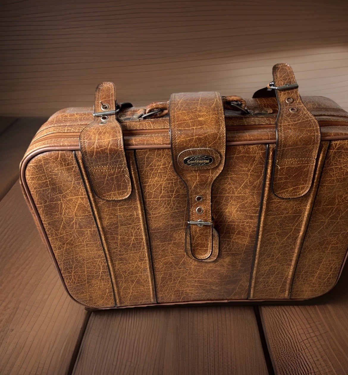 Continental faux brown leather suitcase./luggage Vintage80’s