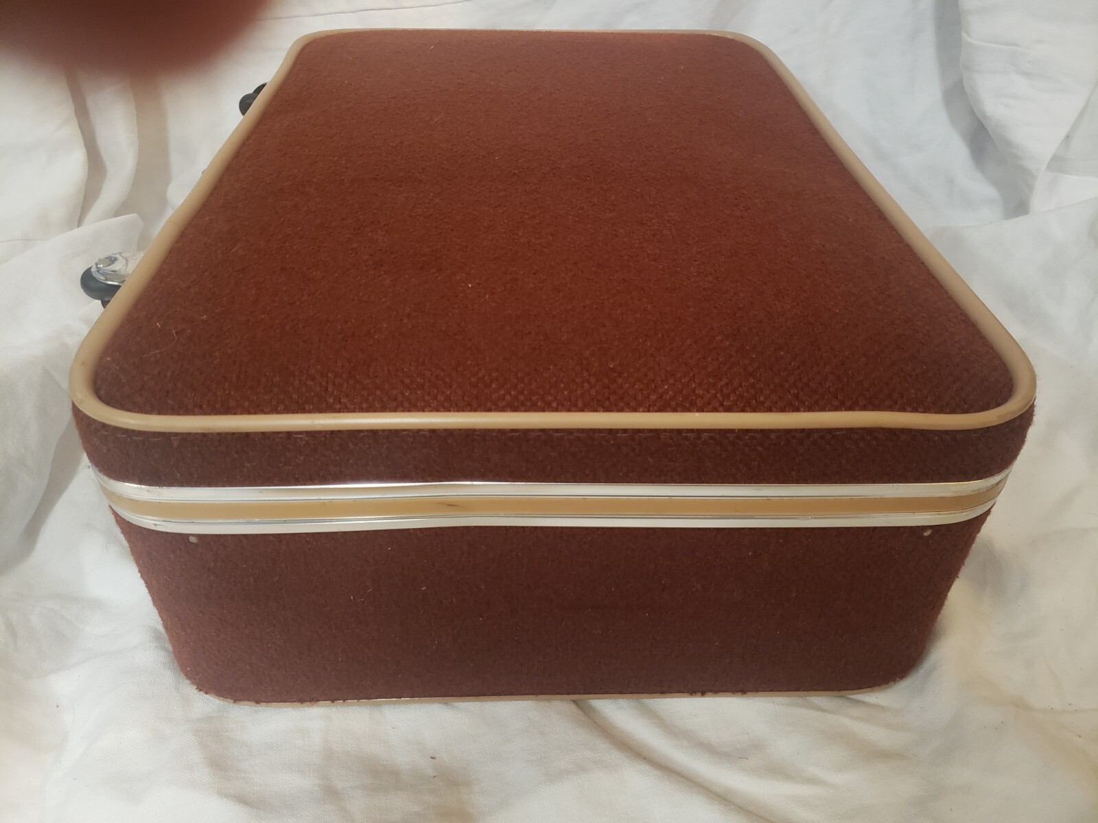 Vintage 1970’s Skyway Brown Tweed Large-Size Suitcase with Wheels
