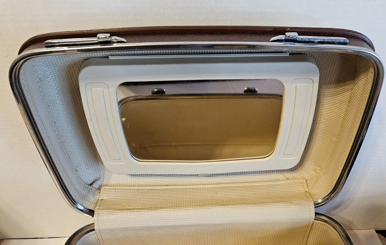 Vintage American Tourister Make-Up Vanity Train Case Burgandy carry on.