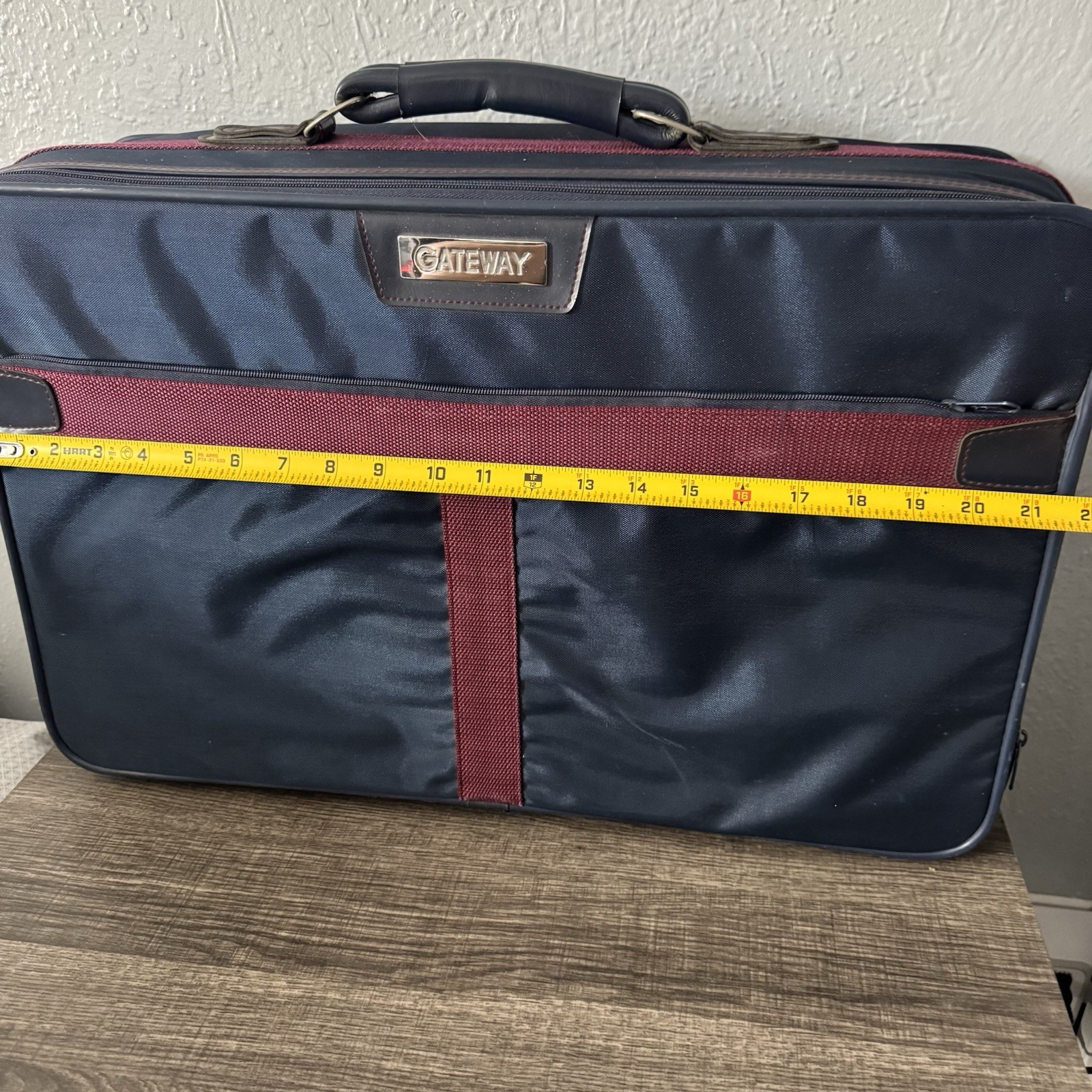 Vintage Gateway Soft-Sided Travel Suitcase / Garment Bag – Navy & Burgundy