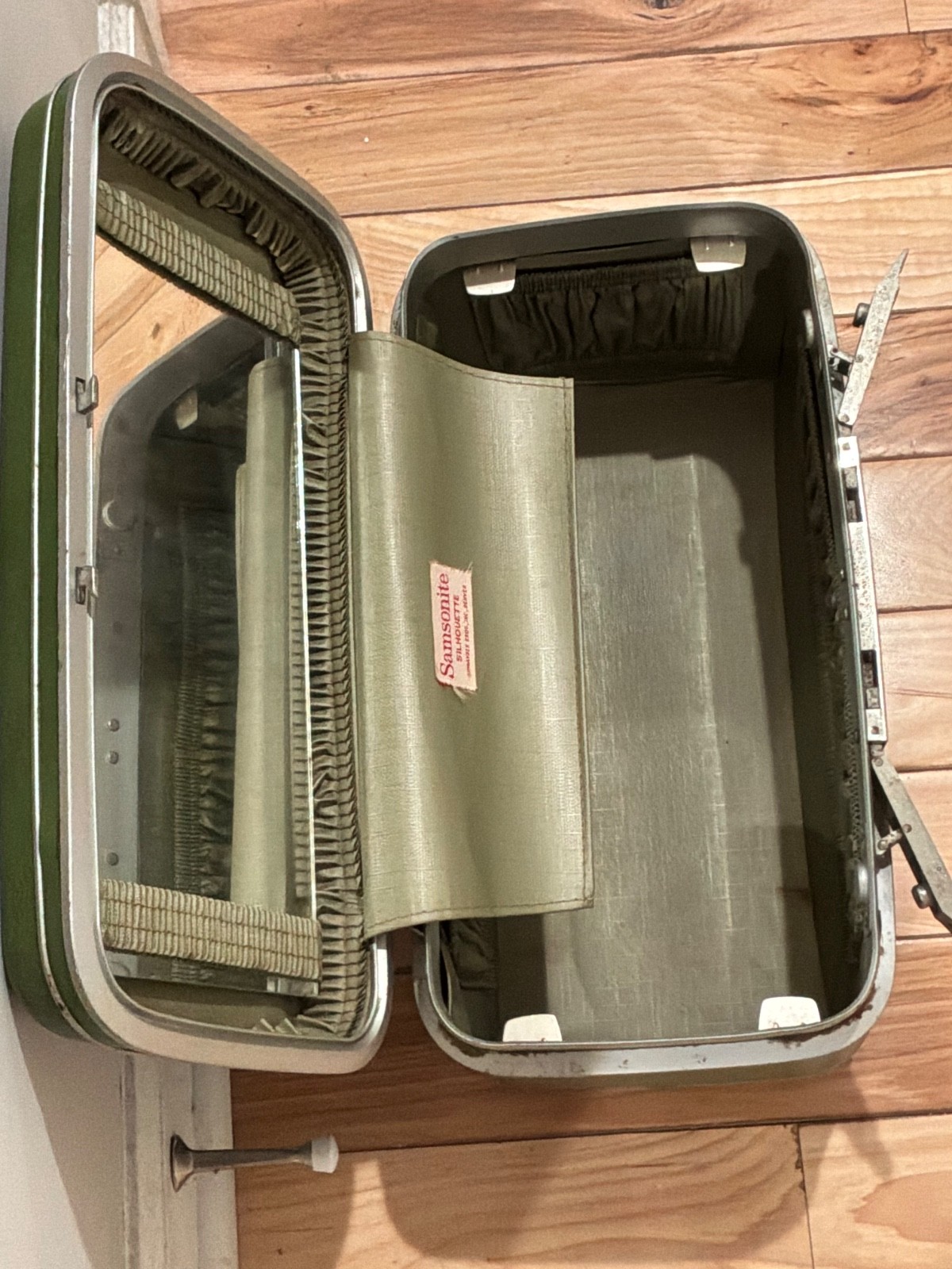 Vintage Samsonite Silhouette Olive Green Train Case Makeup Cosmetic Luggage