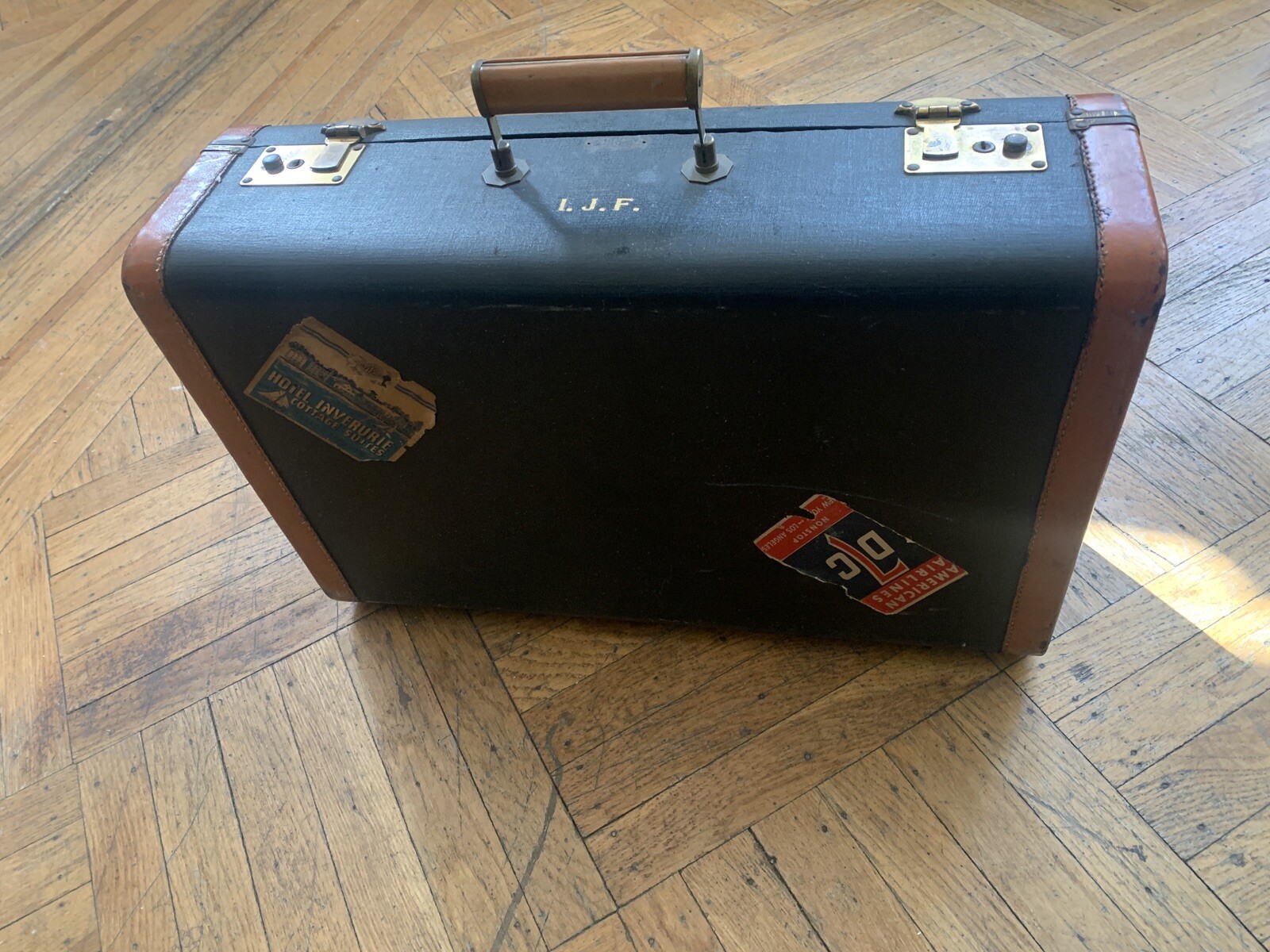 Antique Luggage case 1920’s stickers Bermuda American Airlines 21″x 14″ x7″