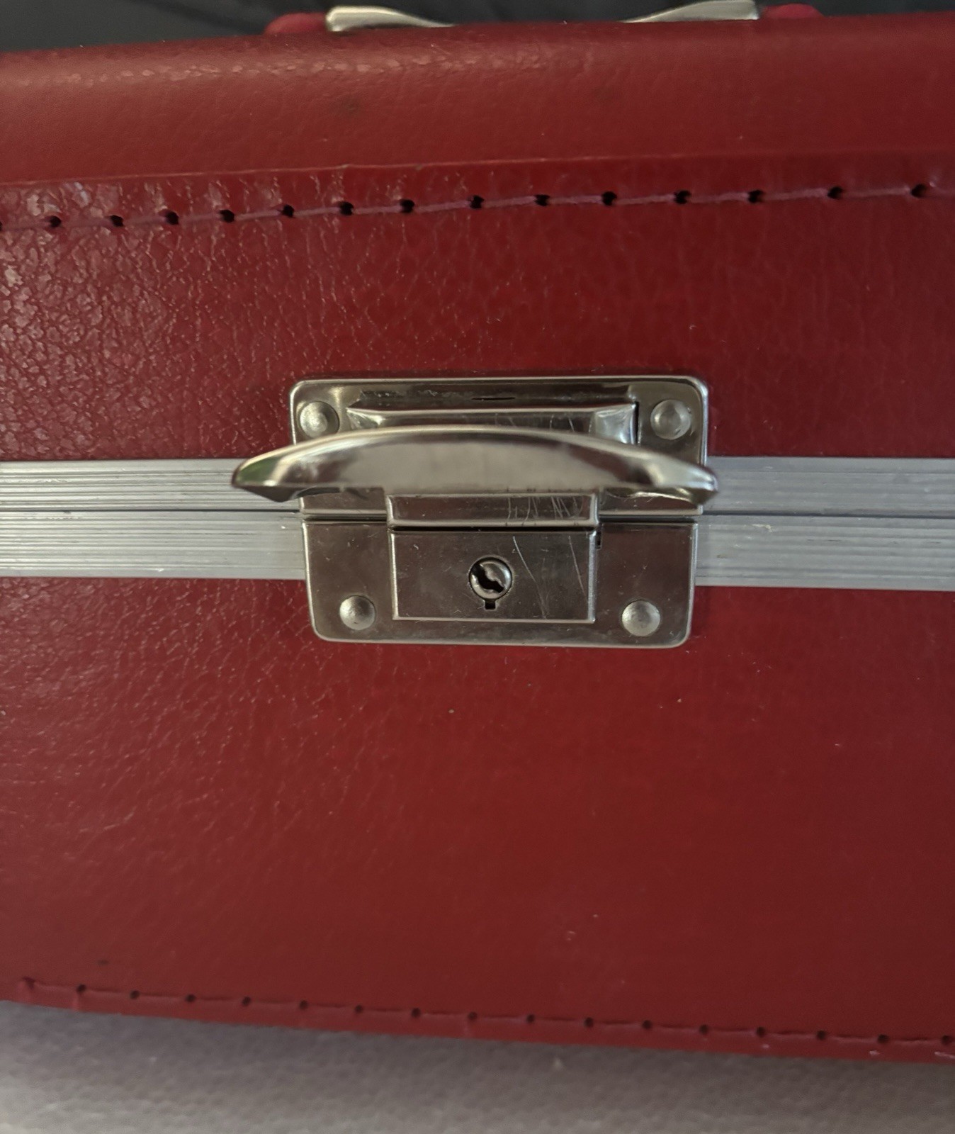 Vintage Red Trojan Hard shell Travel/Train Case/make-up Case 1970s No Key