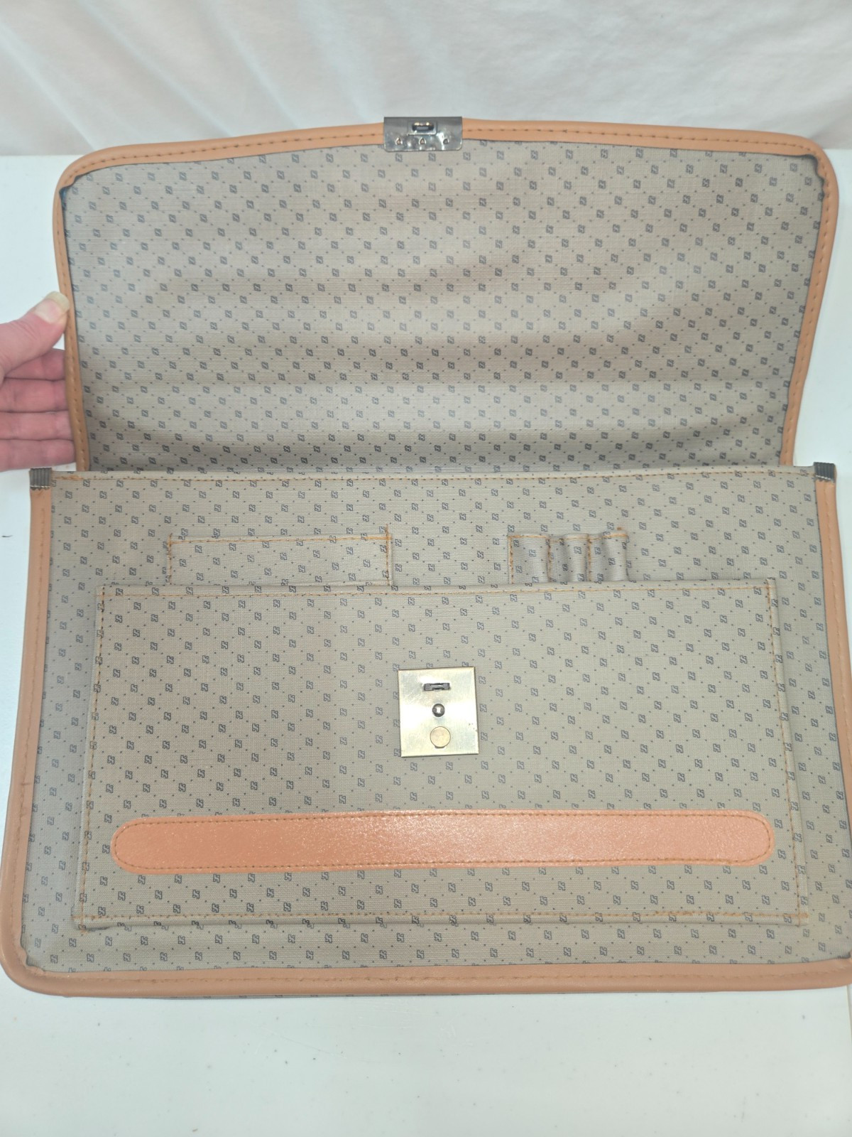 Rare 6-Piece Complete Vintage Monogram Luggage Set – 1980s Retro Designer Style