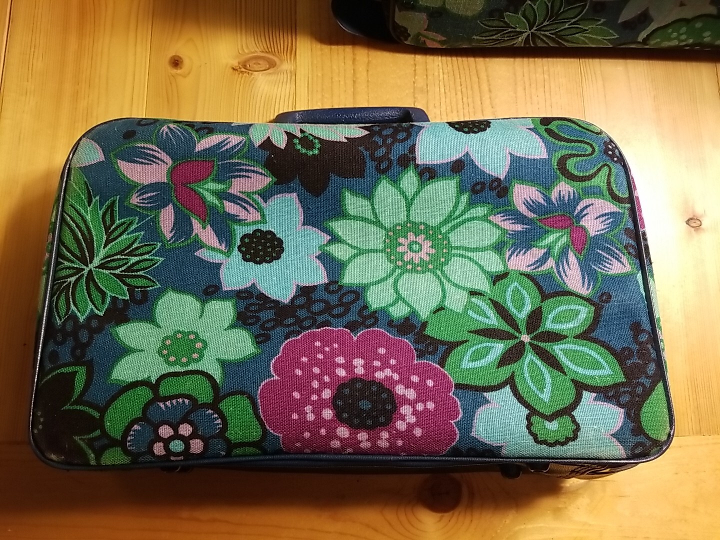 3 ~Vintage nesting Travelware Fabric Suitcase Luggage Floral Hippie Japan Boho
