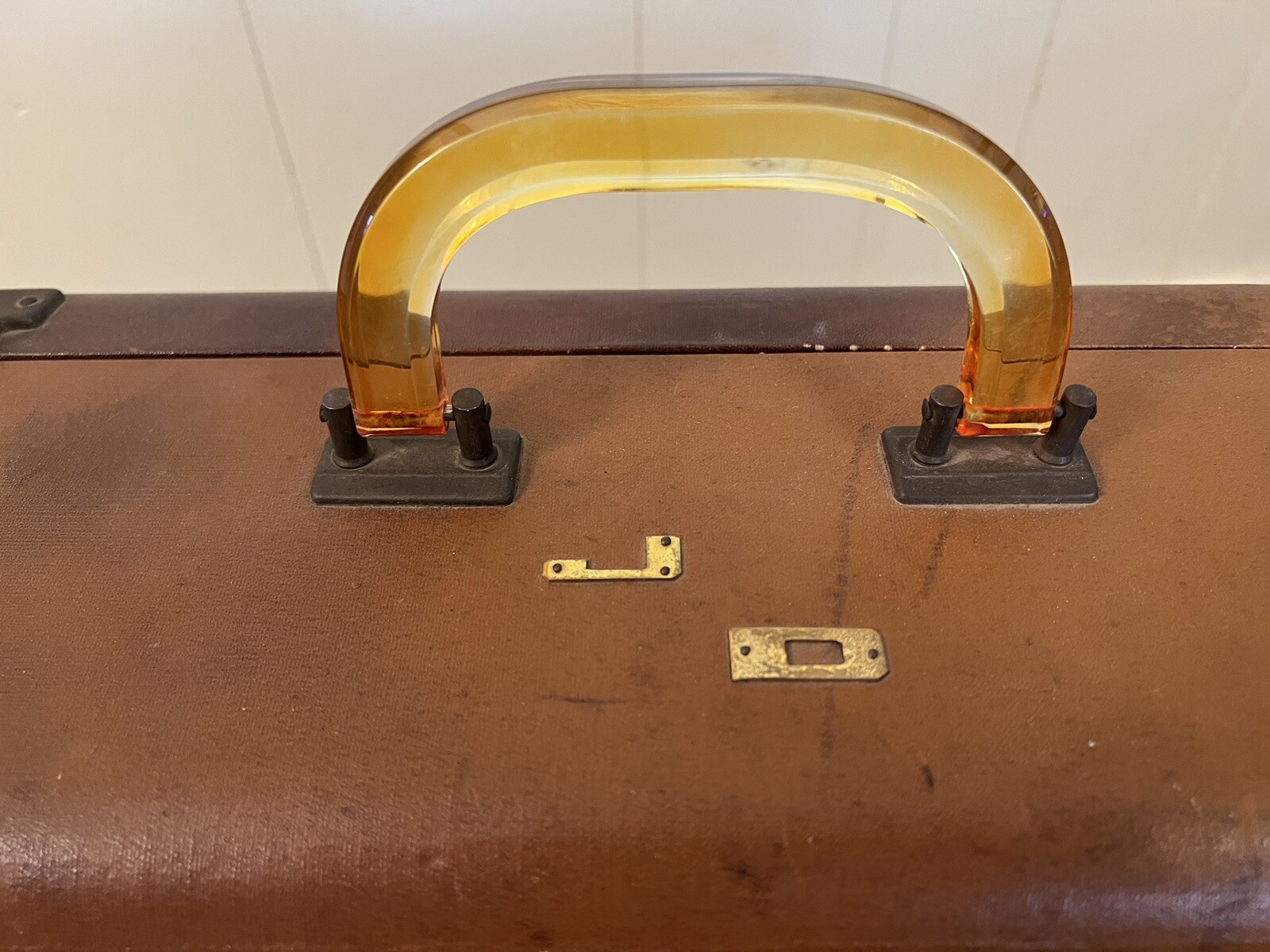 Vintage 1930s Leather Bakelite Handle Silk Lining Business Traveling Suitcase