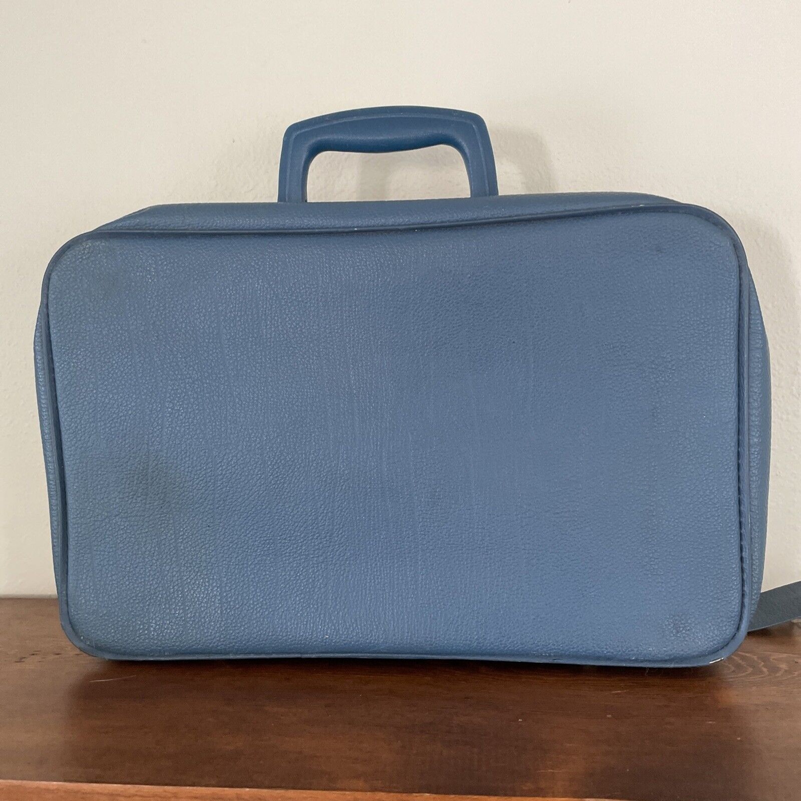 Vintage Bantam Travelware Overnight Suitcase Bag Blue Carry-on *READ*