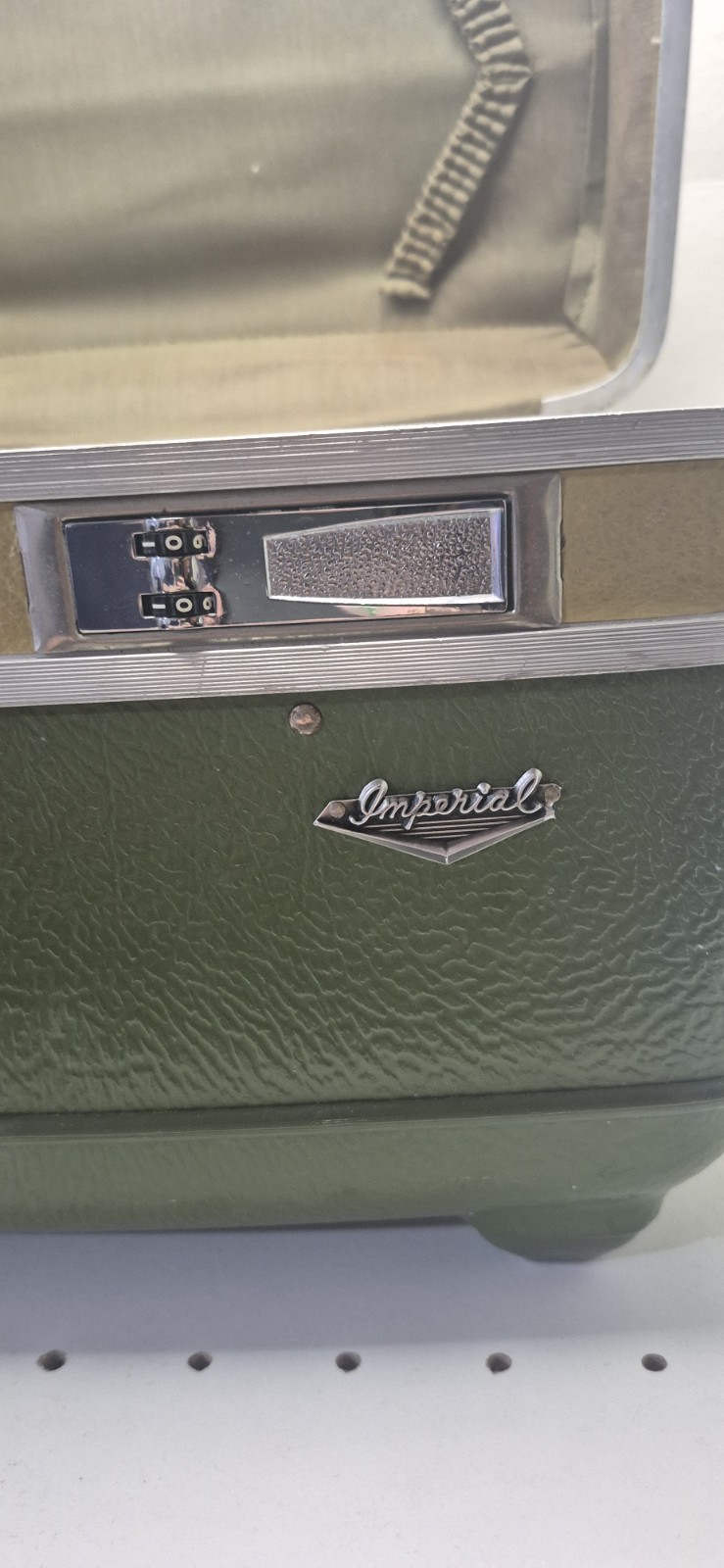Vintage IMPERIAL Train Case – Green