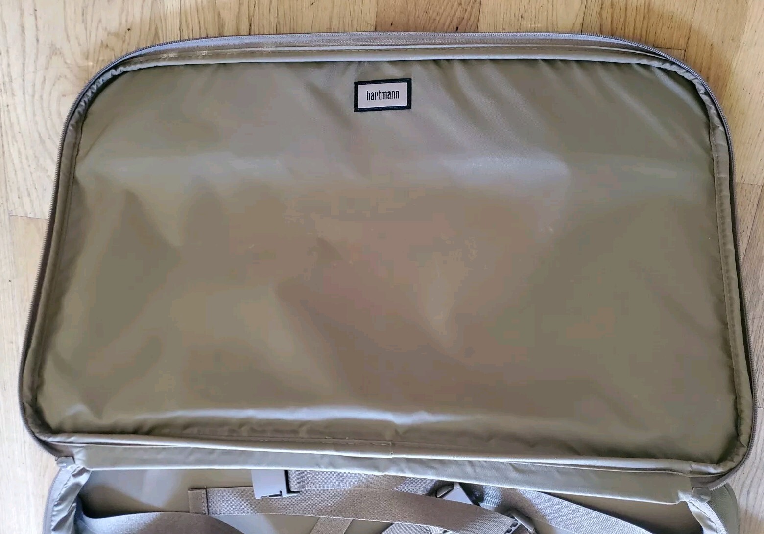 Hartmann Olive Green Nylon Shoulder Strap Carry On Travel Luggage Duffel Bag.