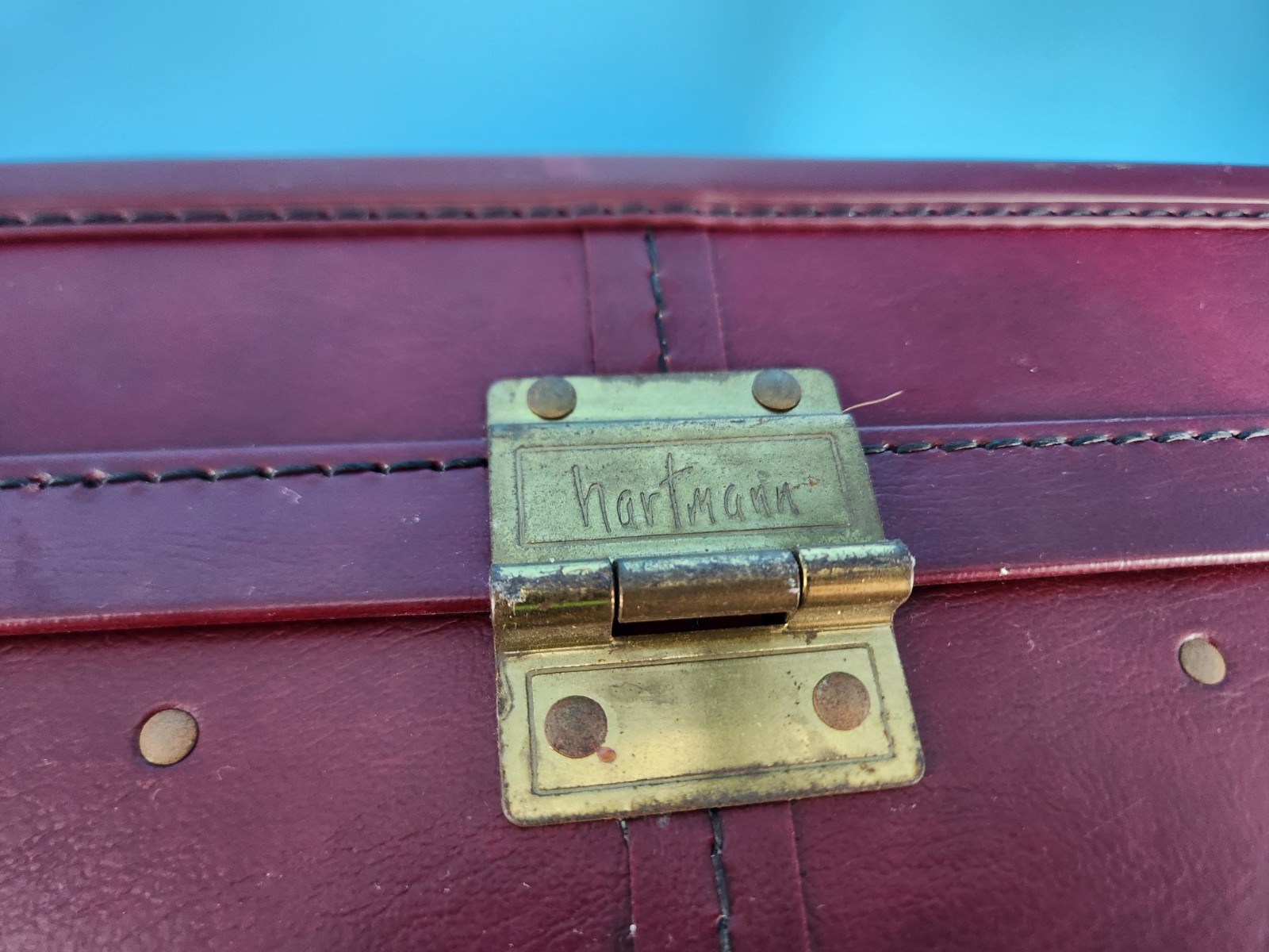 Vintage Hartmann Belting Luggage 26×20 Vinyl Faux Leather Suitcase Red Large 60s