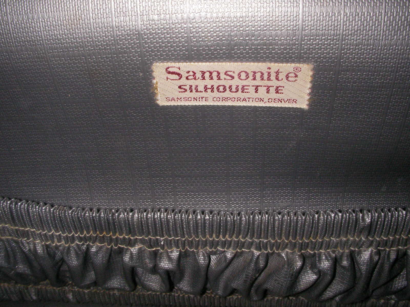 Samsonite Silhouette make up train travel case w/ key Charcoal Gray Grey 1970s
