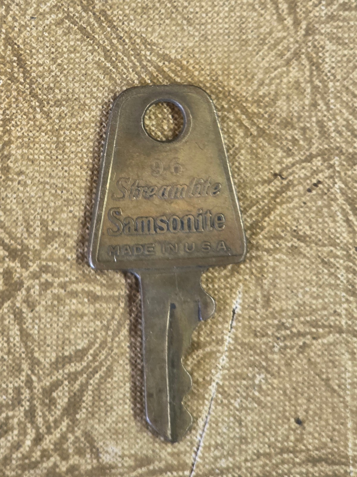 Vintage Samsonite Streamlite Luggage Key #96