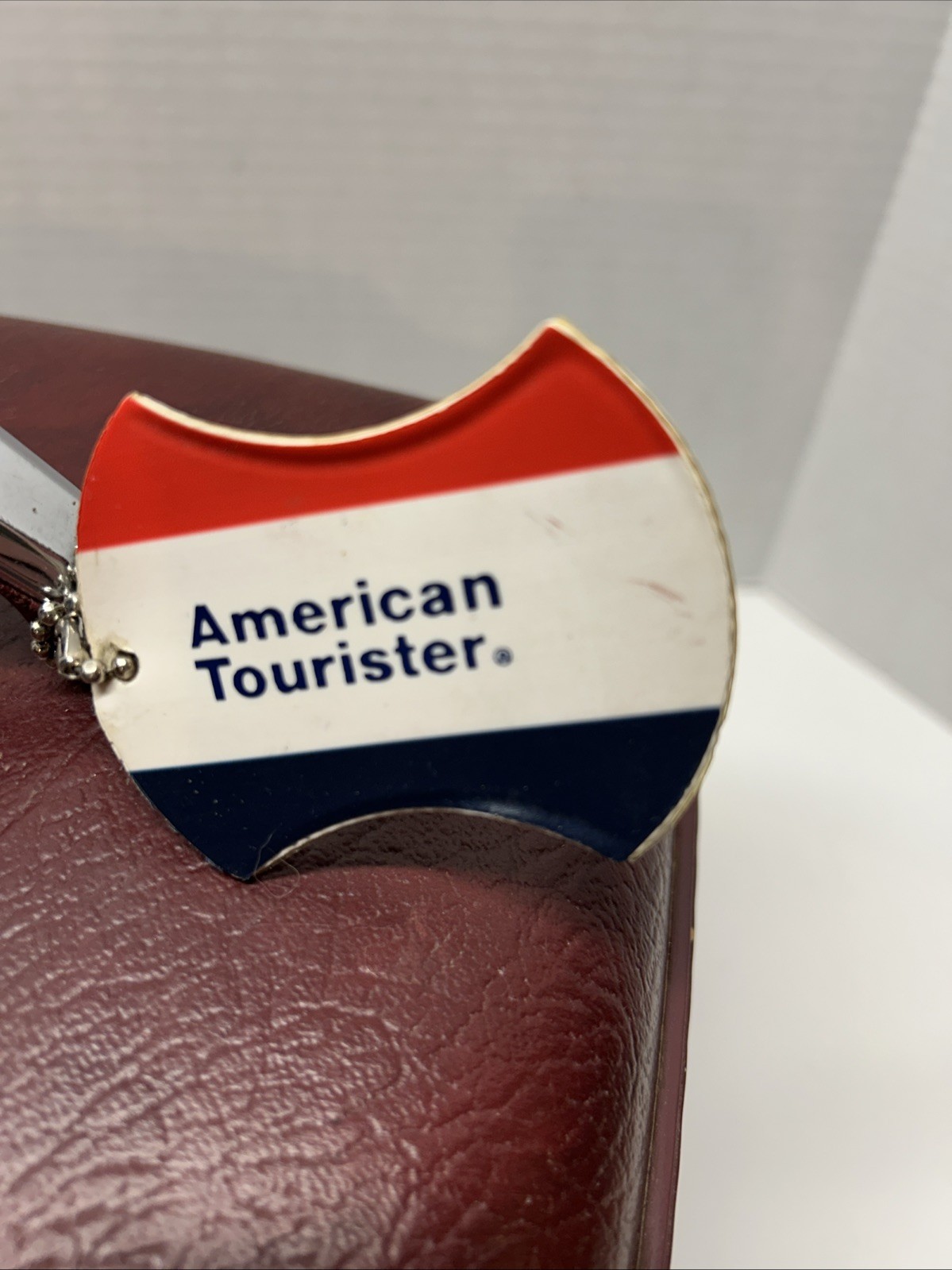 Vtg American Tourister Burgundy Train Hard Makeup Case w/Tray & Mirror No Key