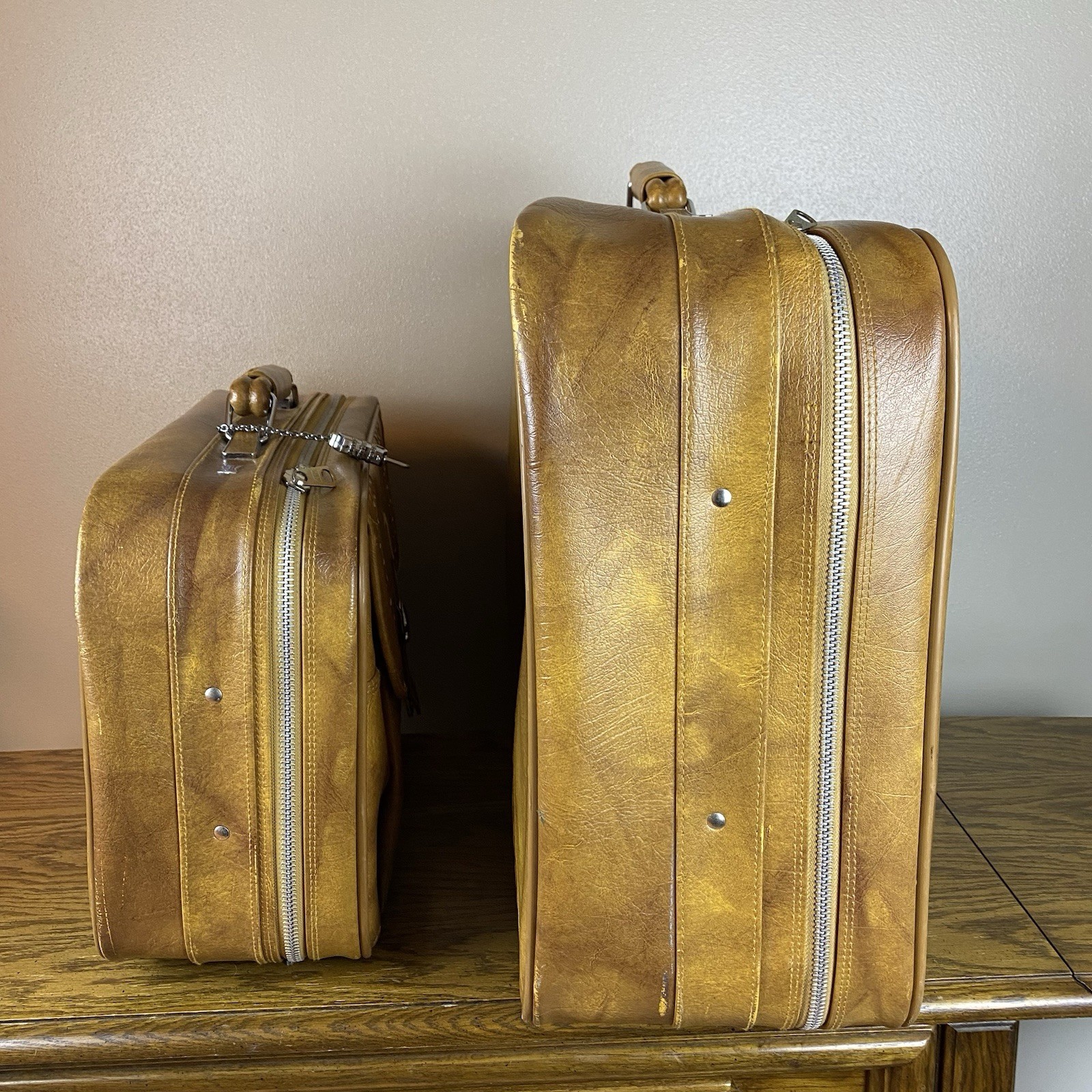 VTG Set Of 2 1978 American Tourister Pullman 26” & 22” Suitcases Luggage Bags