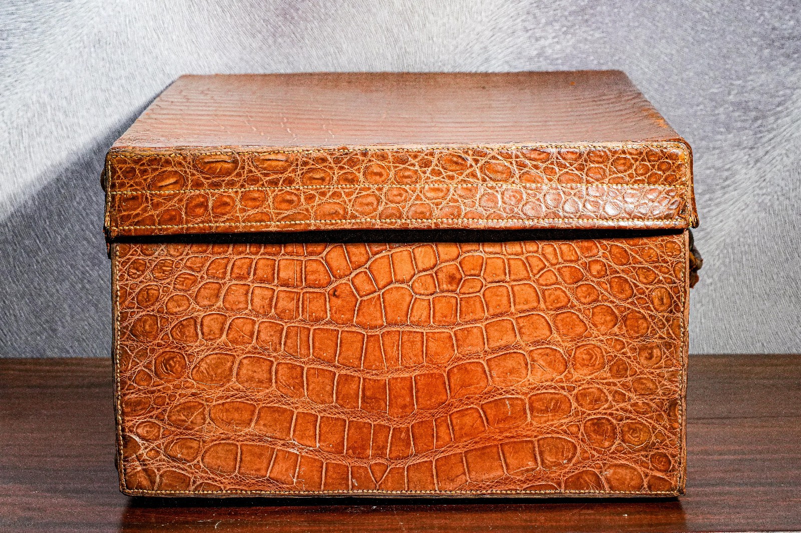 Large Light Brown Luxury Antique Crocodile Leather Travel Luggage Suitcase