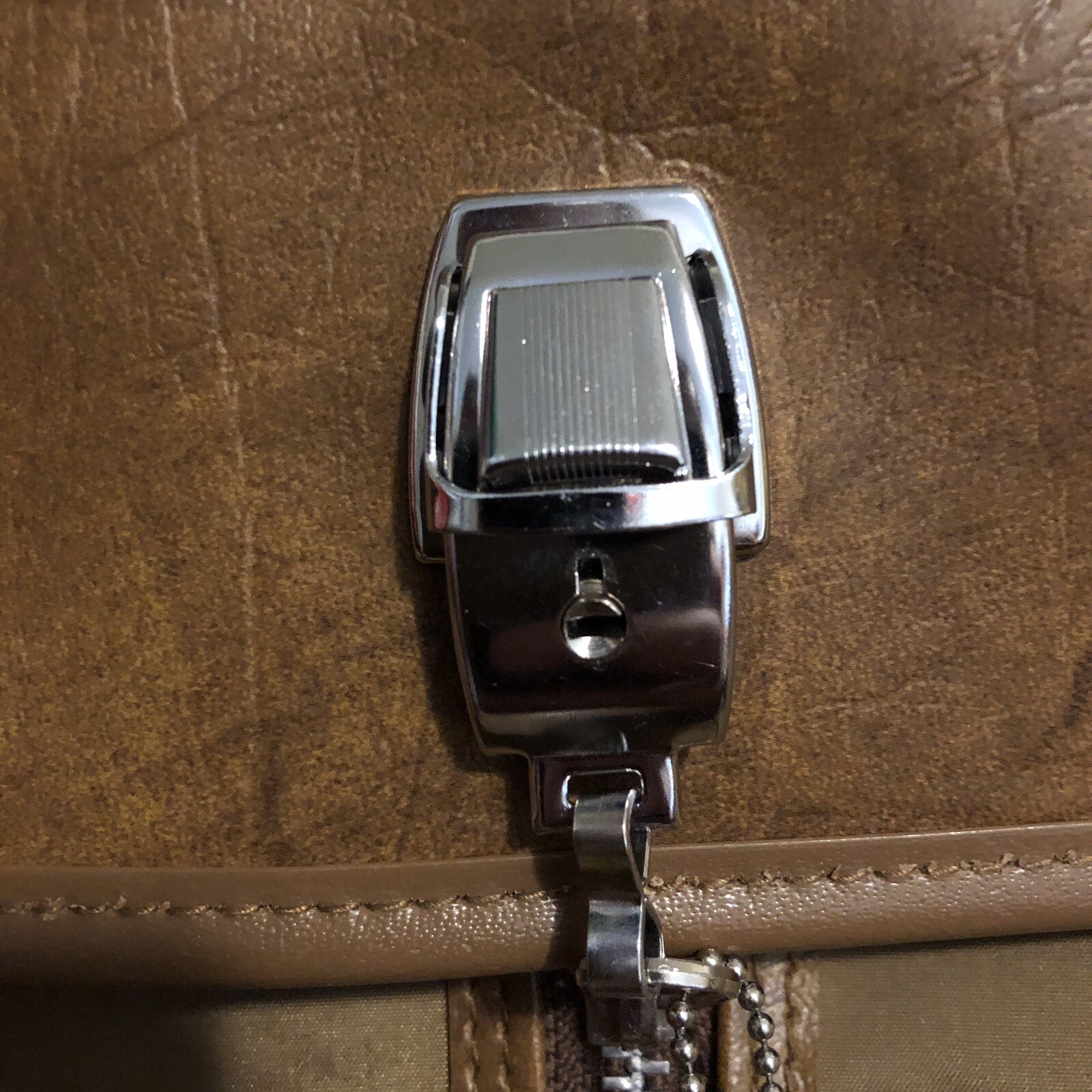 🧳 American Tourister Vintage Garmet Bag Travel Luggage w/ Keys For Lock 🧳
