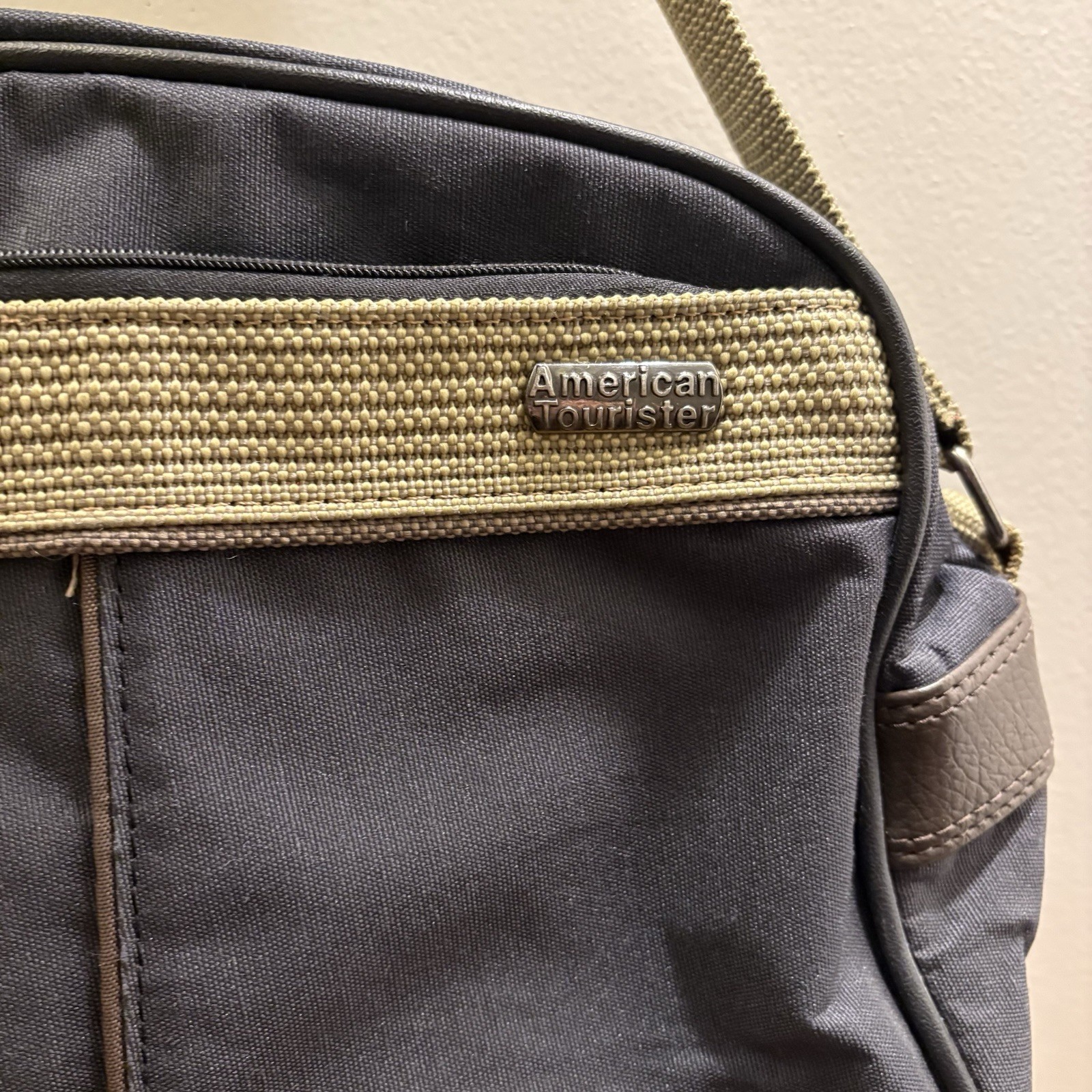 VTG 1980’s American Tourister Carry On Shoulder Bag Messenger Bag Gray/Tan