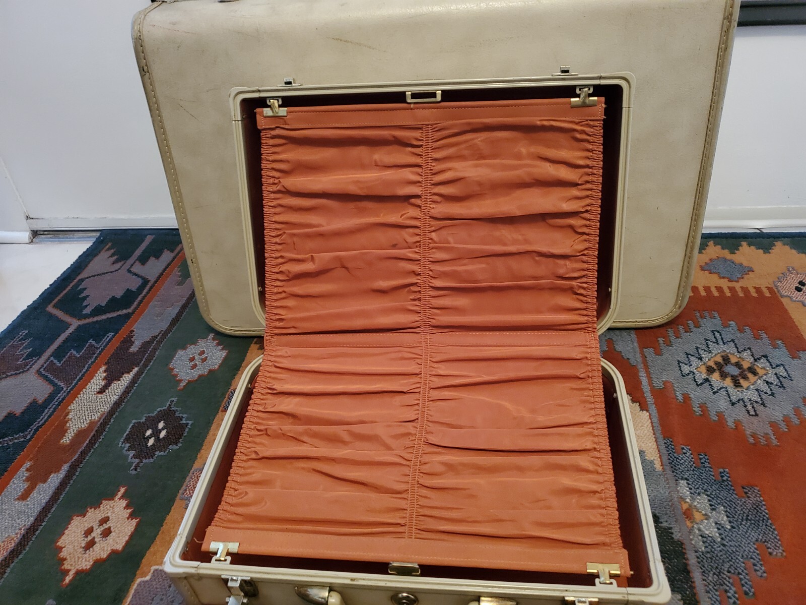 J.C. Higgins Sears Ladies 2 Piece Luggage Set Vintage 1950s White