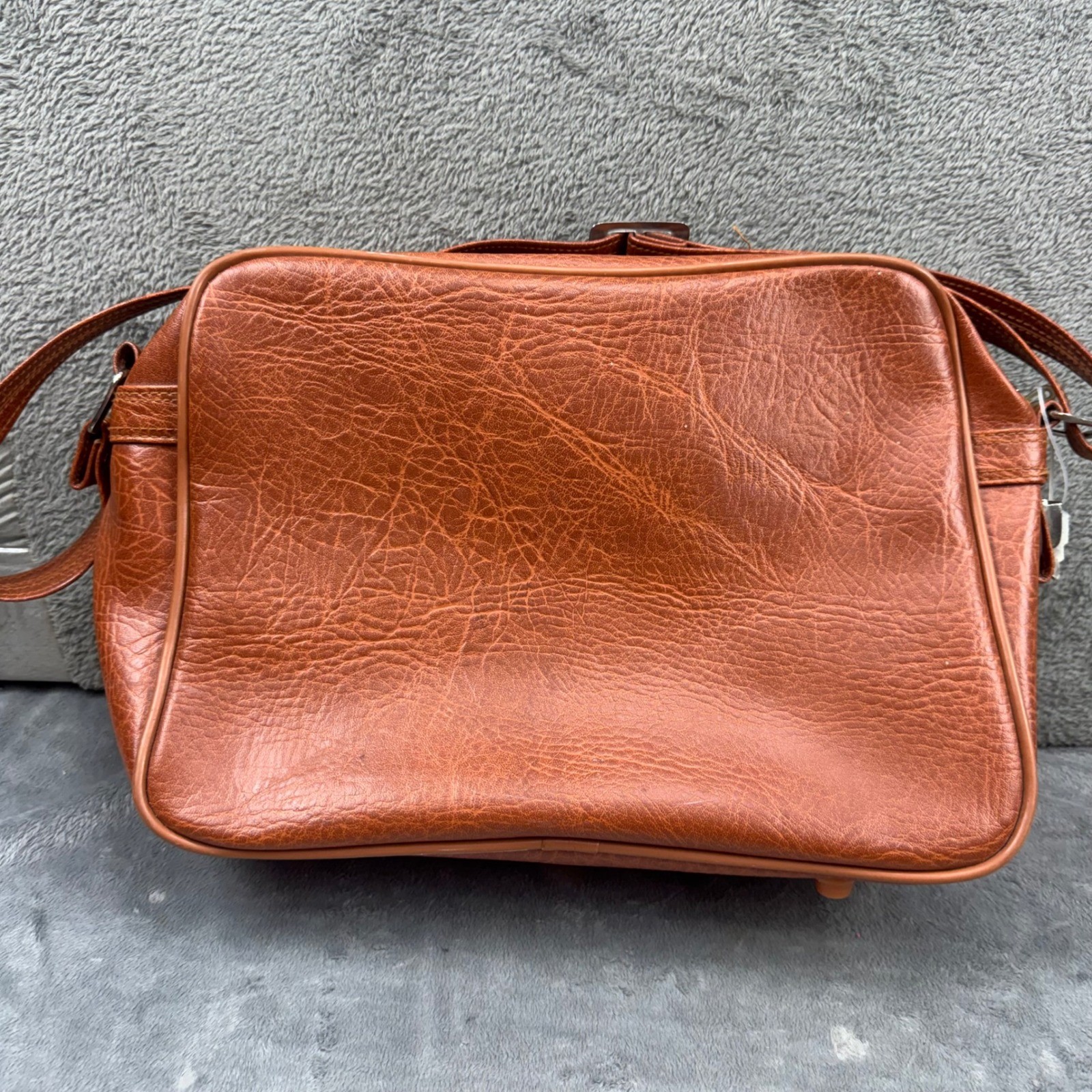 World Traveler Shoulder Bag Unisex OS Brown Excellent Vintage Retro Flight Bag