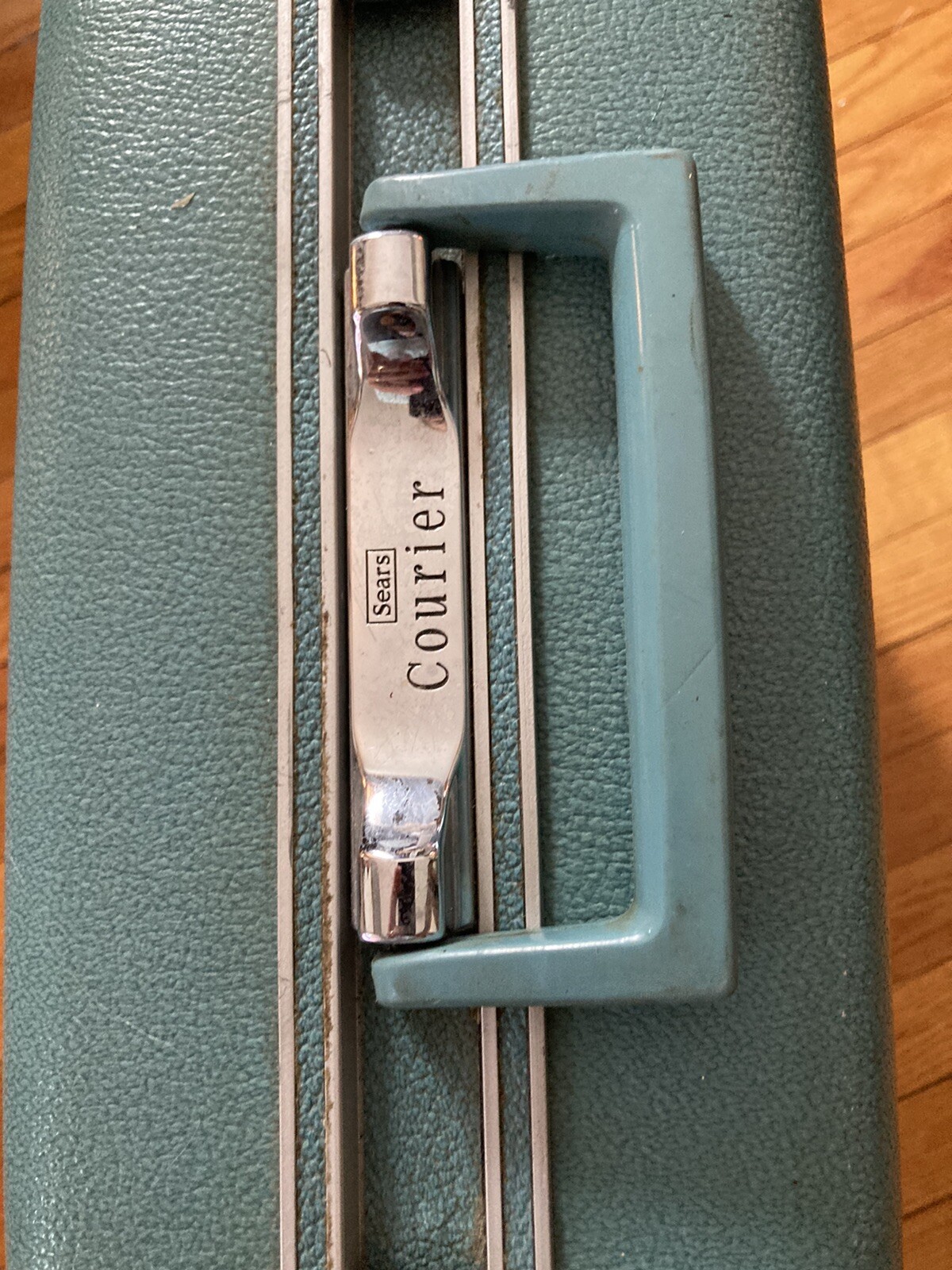 Vtg Sears Courier Hard Suitcase/Luggage Turquoise color? Around 20 in x 18