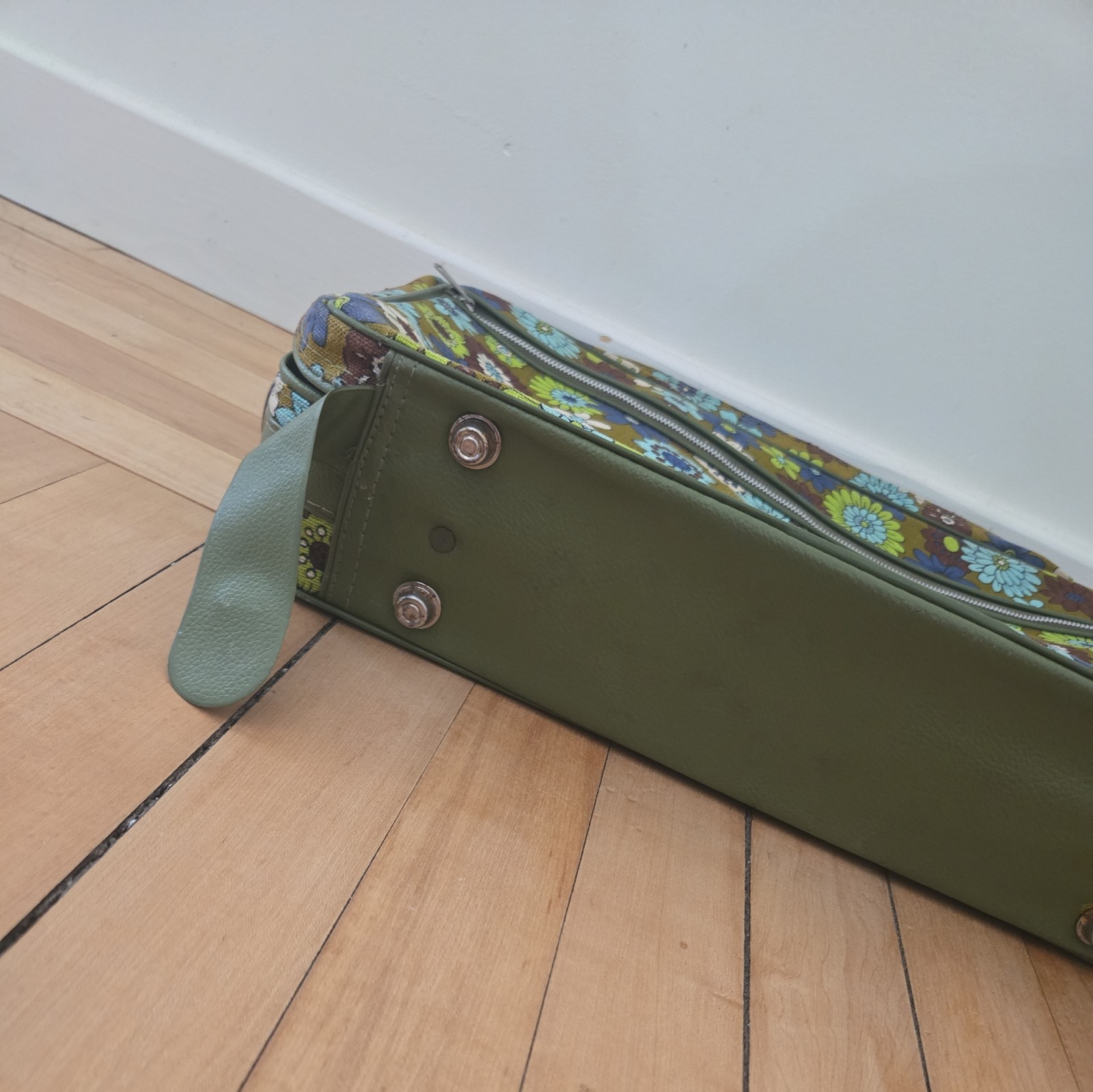1960s Vintage Bantam Travelware Green Floral Mod Pattern Suitcase Luggage Japan