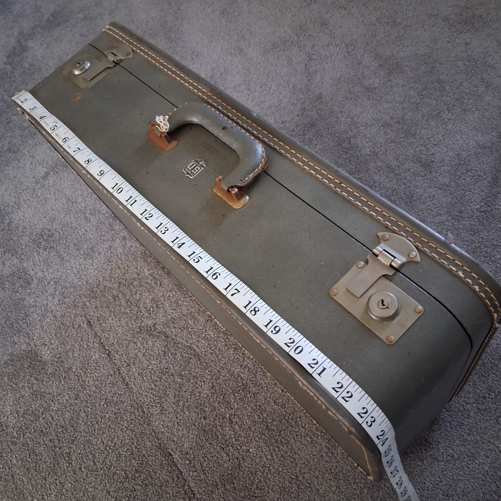 Vintage 1950s US Trunk CO Hardside Travel Suitcase Lined w Logo Accent