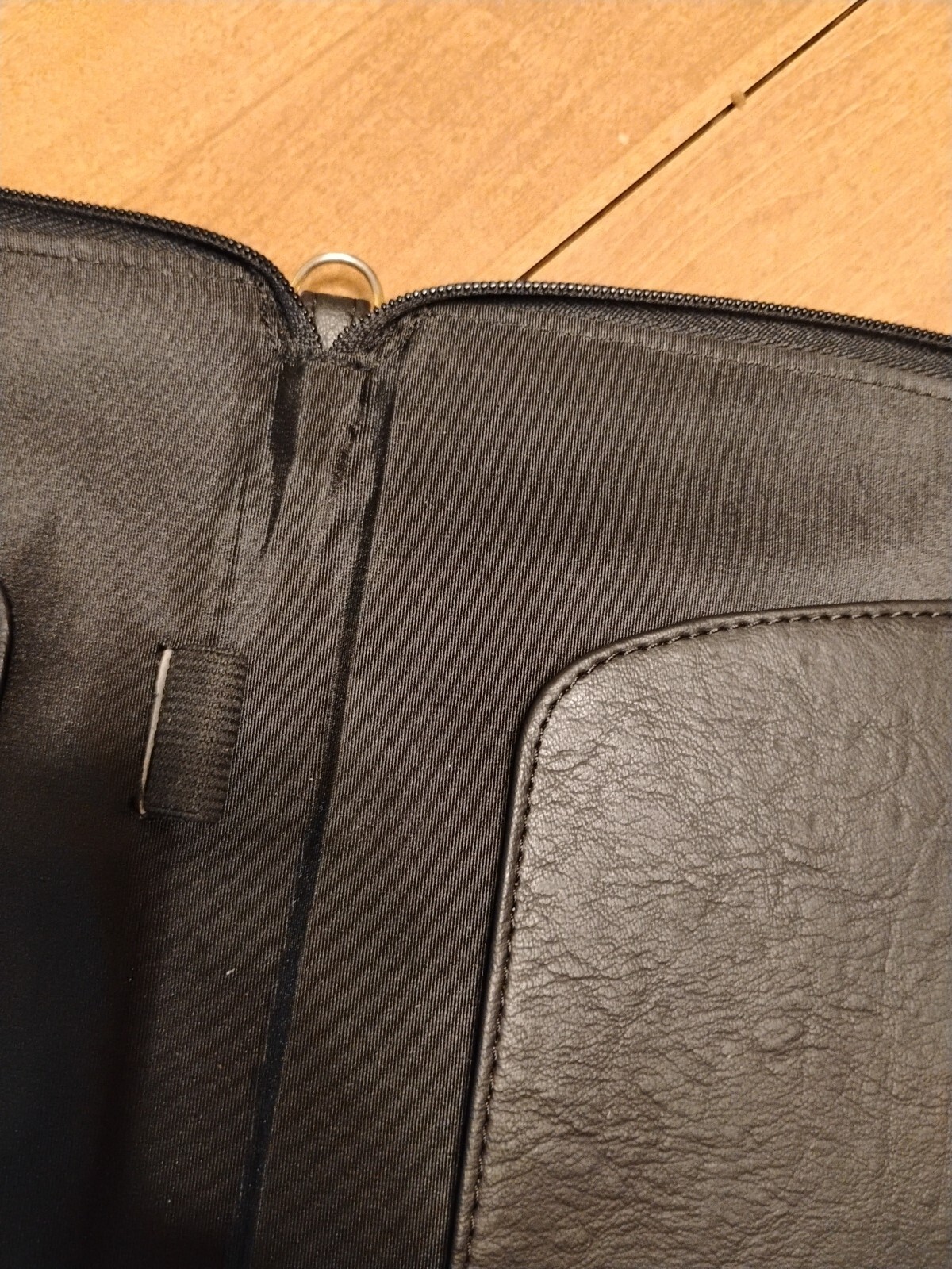 Vintage Delta Vacations Travel Case Black Leather Zipper Close Unique USA Nice
