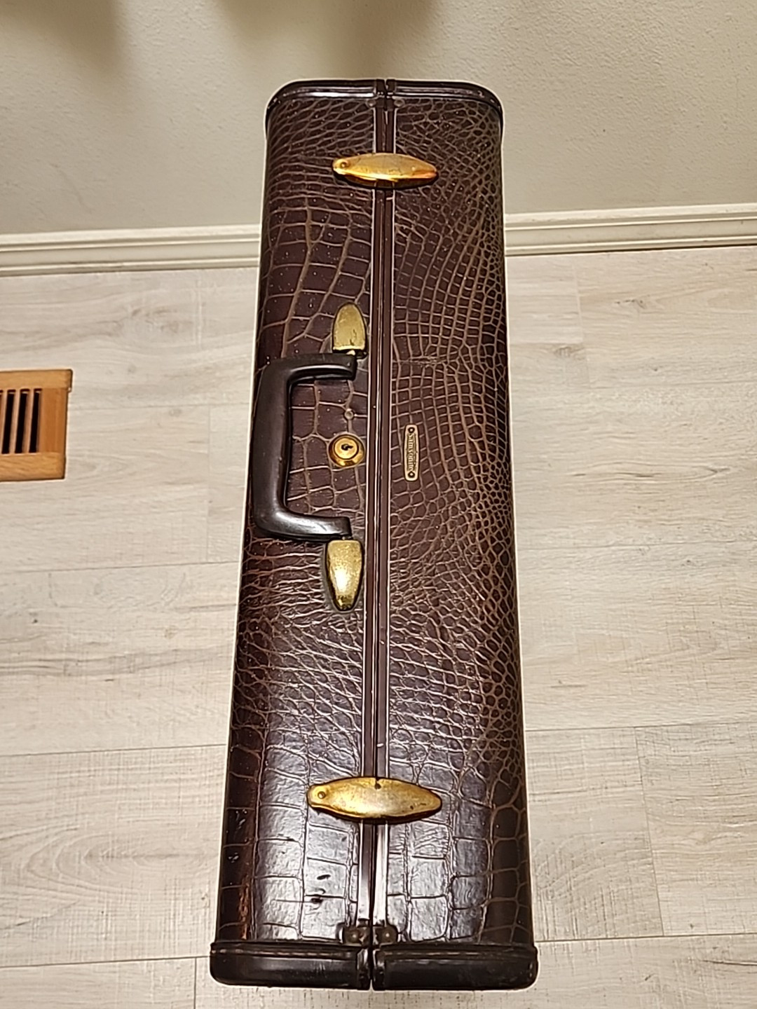 VINTAGE Samsonite 4135 Leather Faux Alligator Suitcase Luggage Brown