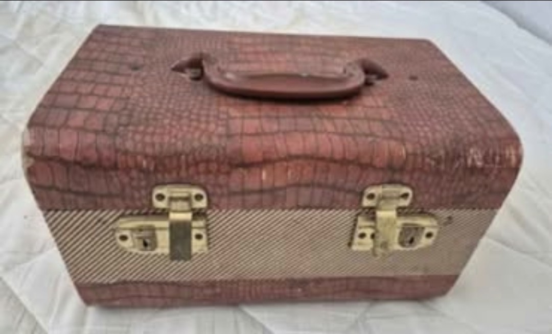 Vintage 1950s or 1960s Case Box Pre-Owned in Good Condition