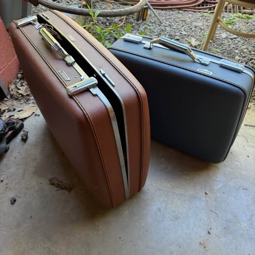 Vintage American Tourister Tri-Taper & Tiara Vintage Suitcases Brown & Blue Vtg