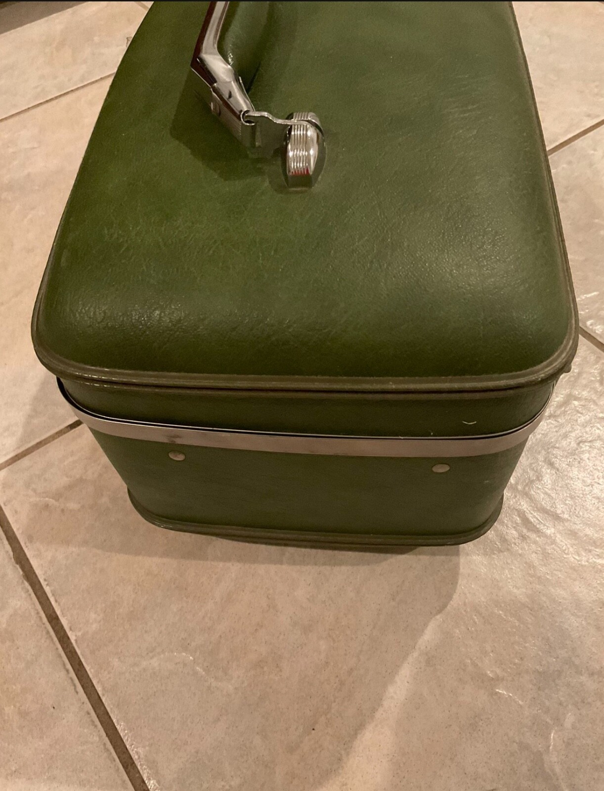 VTG 1970s ESCORT American Luggage Vanity Train Case Avocado Green-read below