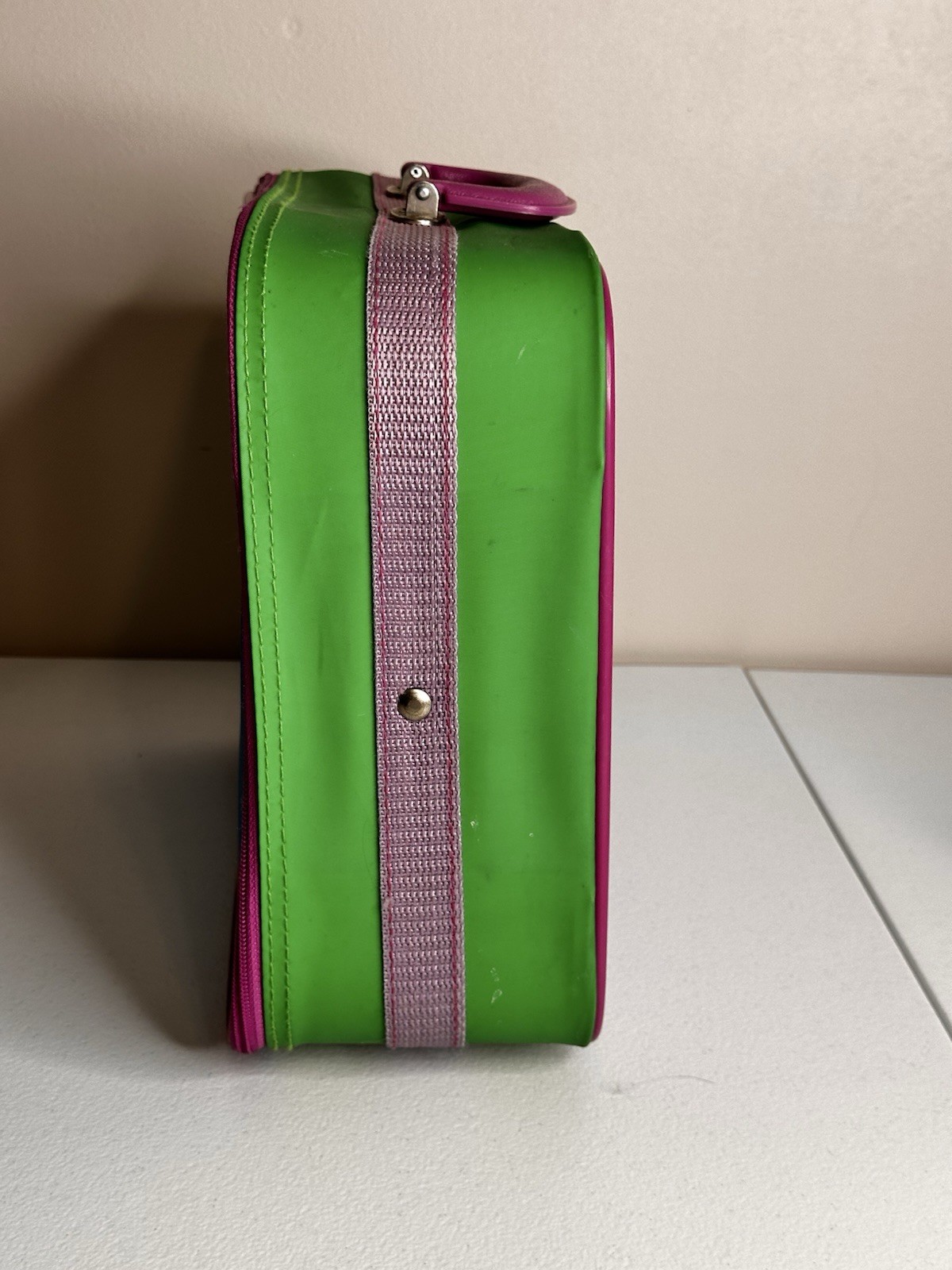 Children’s 1993 Barney and baby bop suitcase