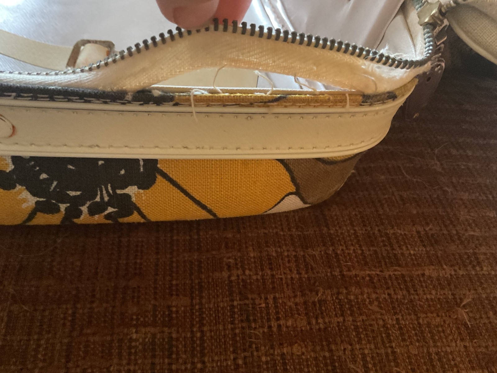 Vintage white 60s Retro MOD Groovy Flower Power Luggage Suitcase with Key mcm