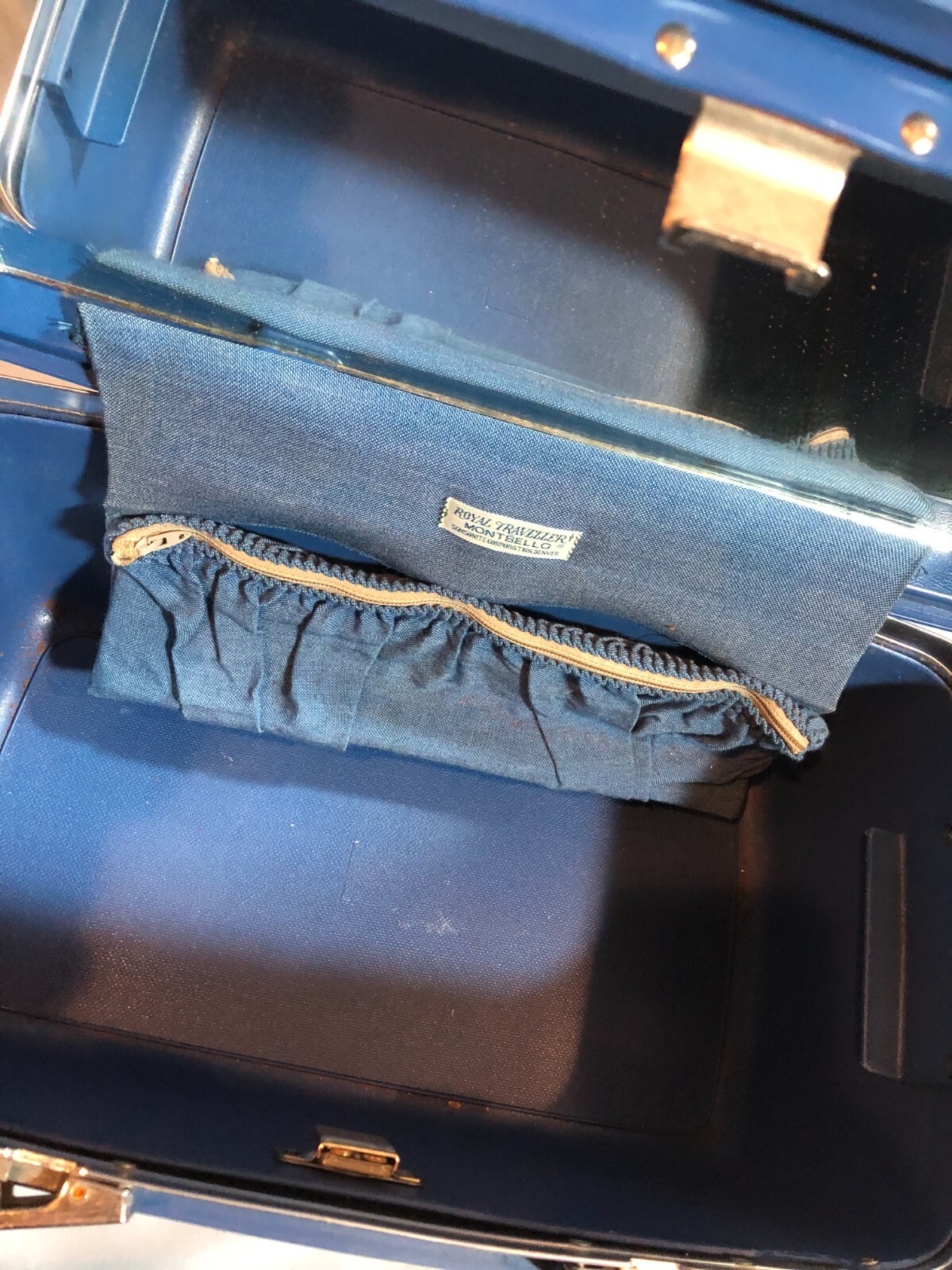 VINTAGE Royal Traveller Montbello Samsonite BLUE Train Case Luggage NO KEY