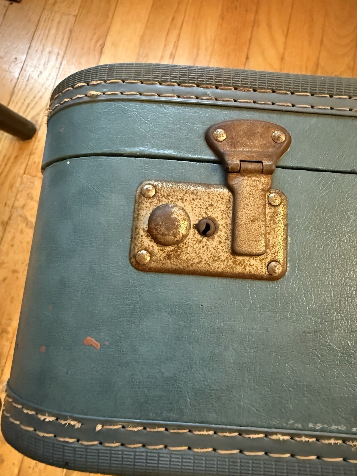 ROYAL Vacationer Luggage – Vintage Hard Shell Blue No Key