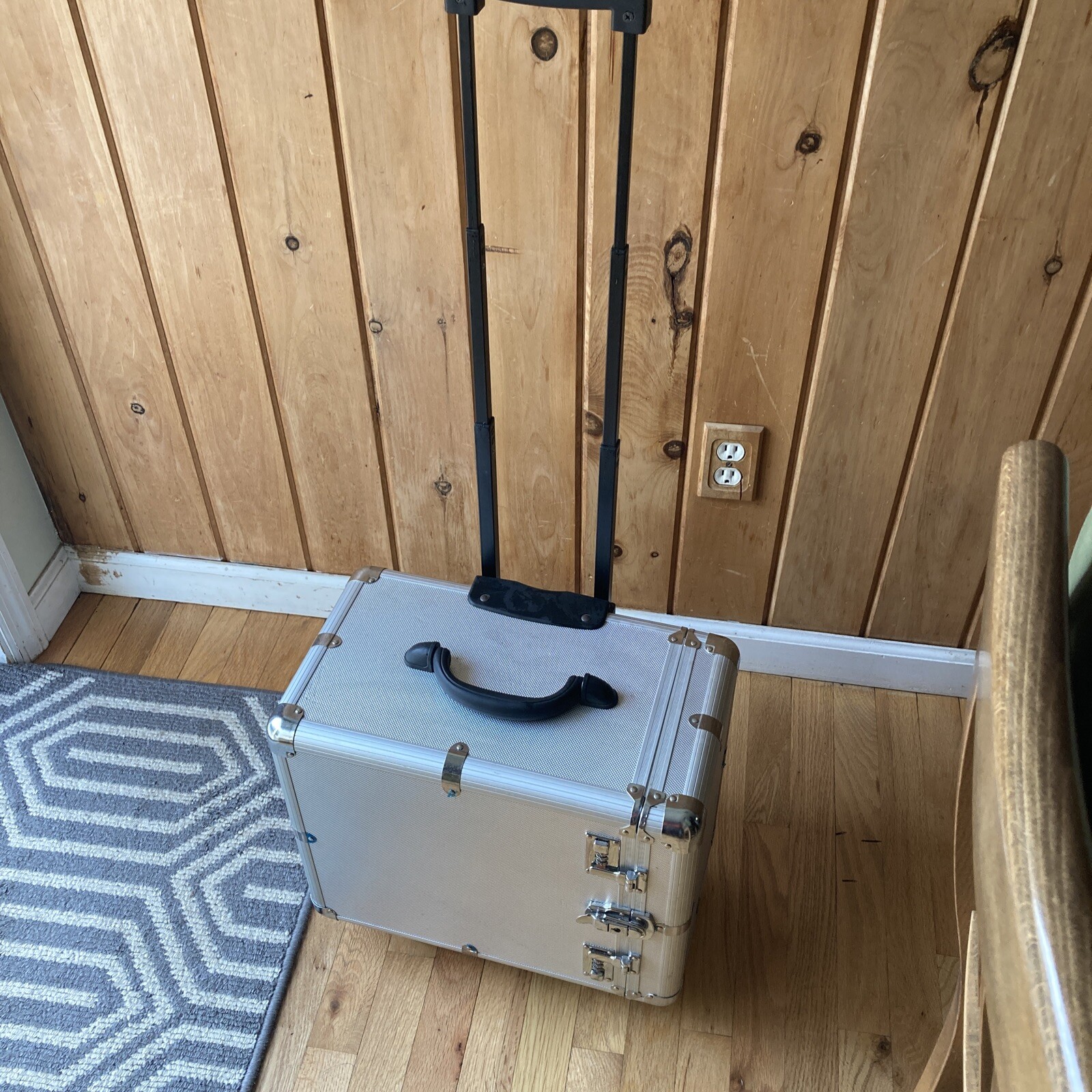 HEAVY DUTY HARD SHELL Aluminium ROLLING LUGGAGE W/COMBO LOCK