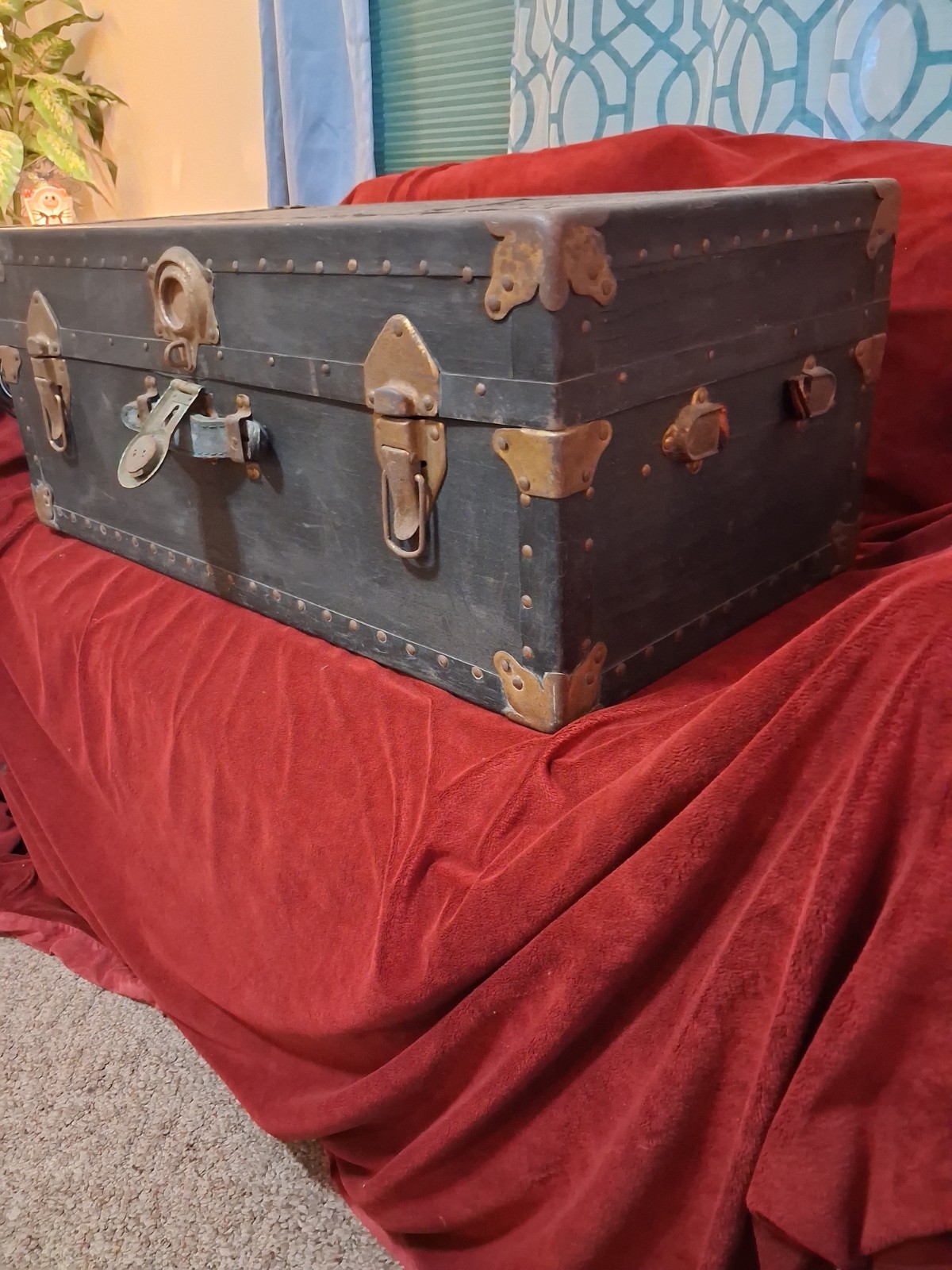 Seward 1940’s Vintage Trunk, Black/Brown Wood Metal, Locking Heavy-Duty.