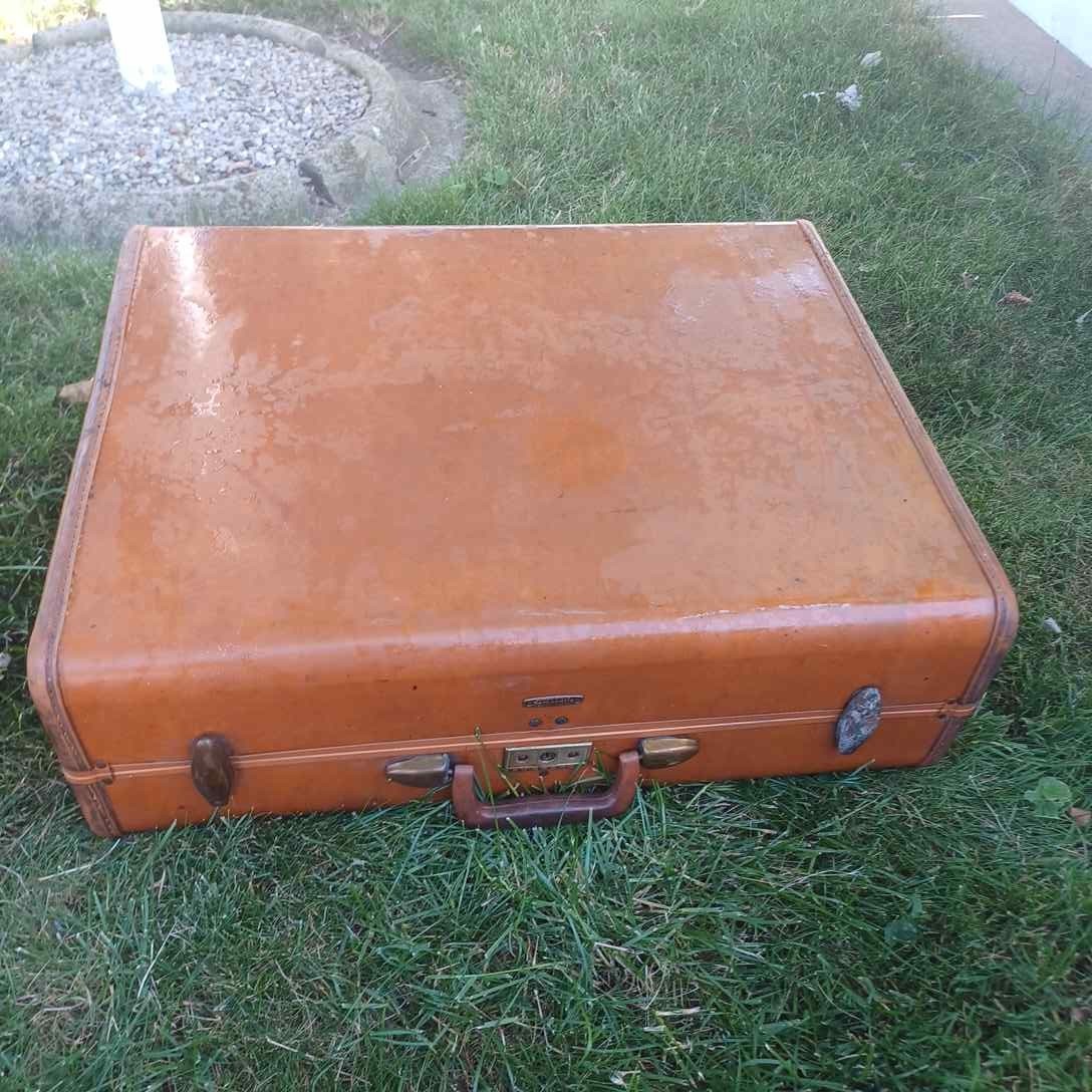 Vintage Samsonite Suitcase Luggage Shwayder Bros. Inc Model 4637