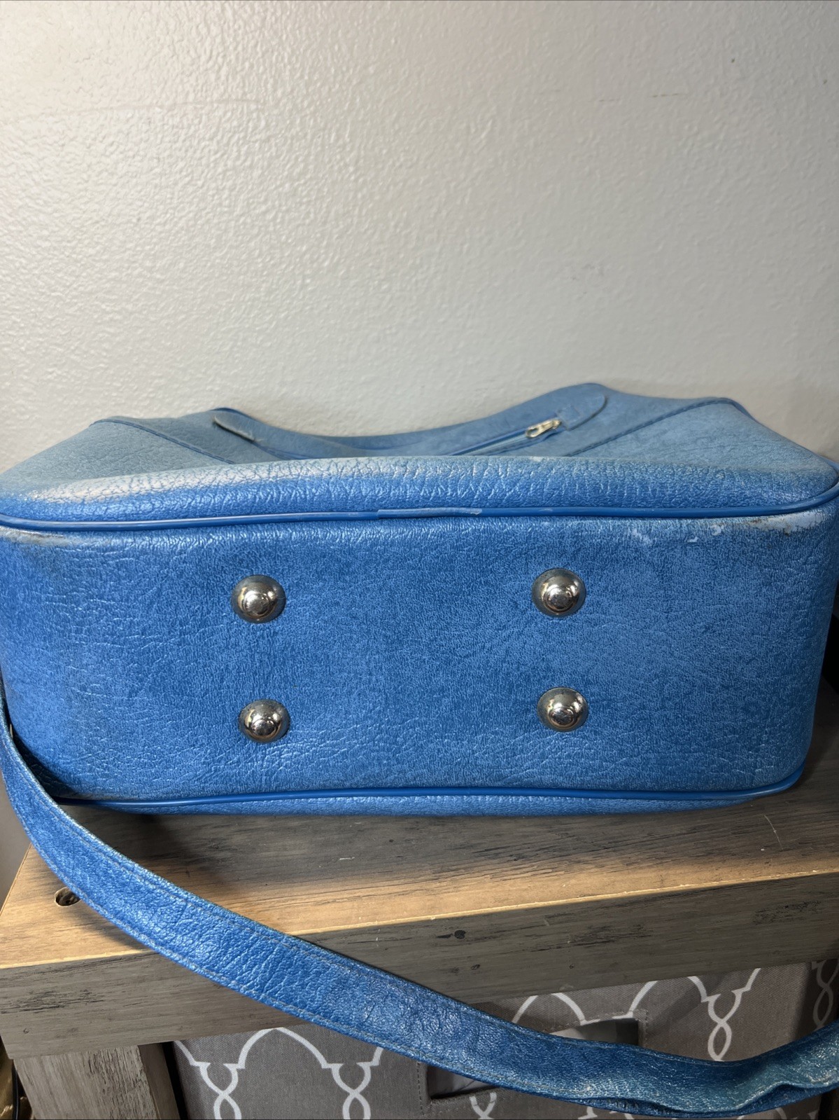 Vintage 60s Blue Vinyl Travel Bag Overnight Luggage Talon Zipper No Key, *READ