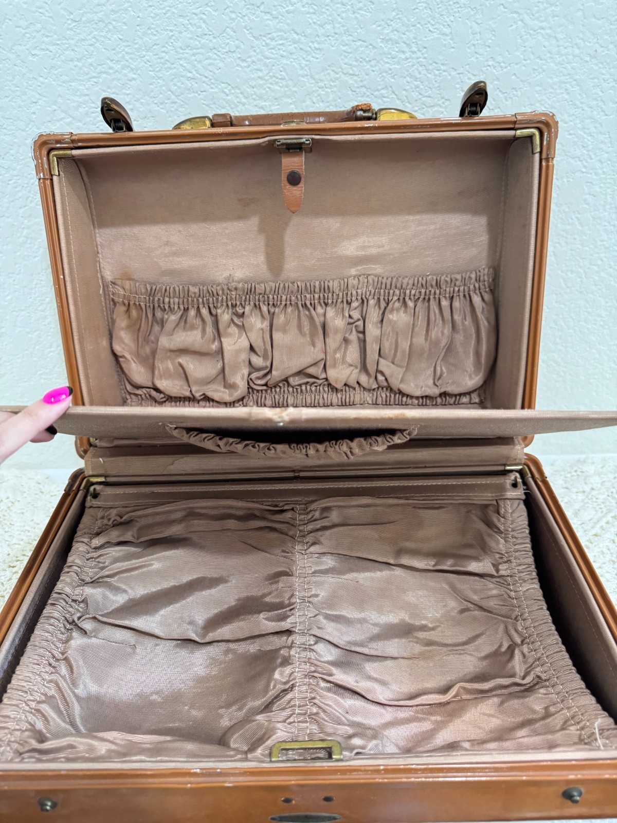 Vintage Samsonite Train Case Luggage Tan Brown Hard Shell w/ Key USA