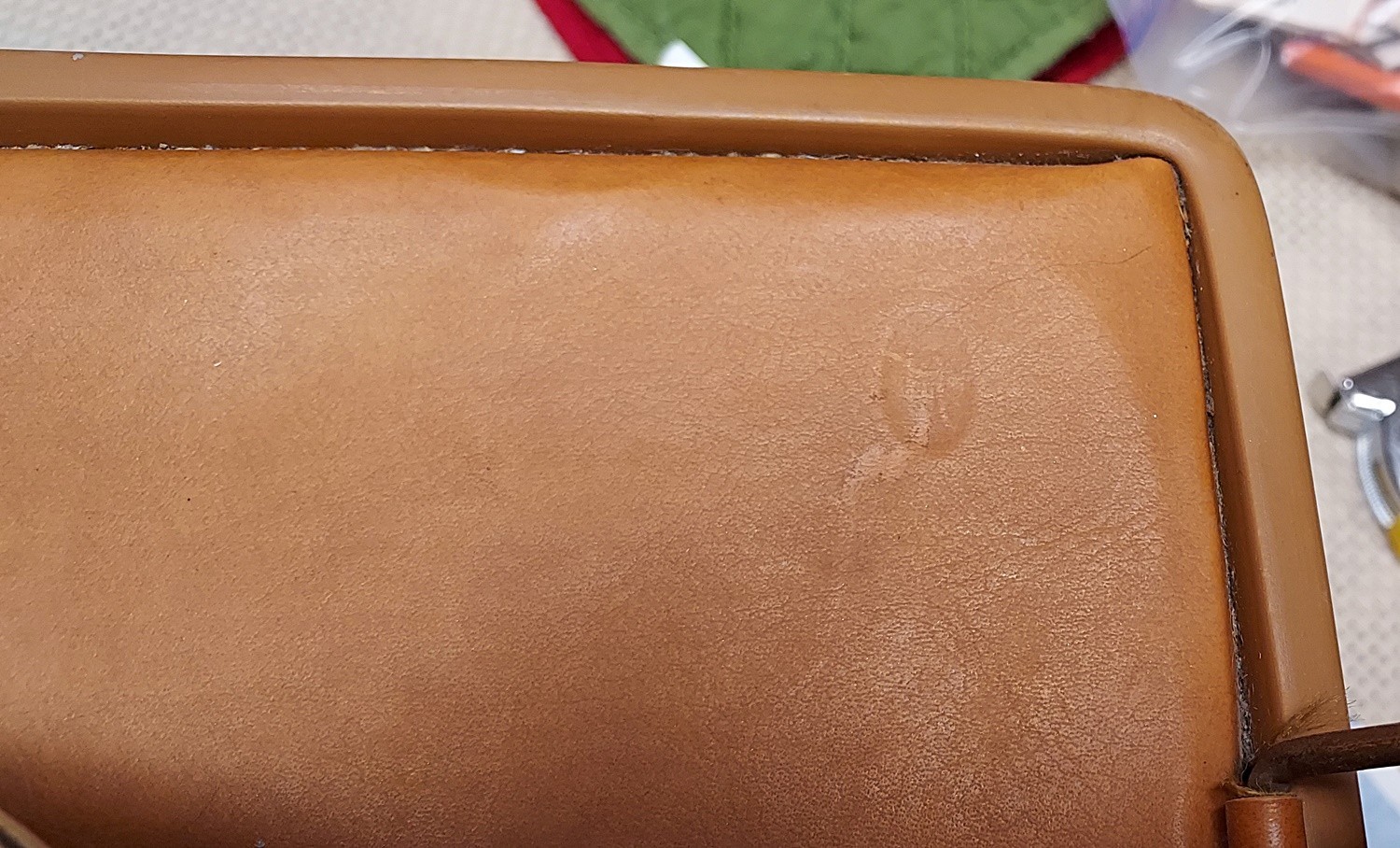 Vtg Hartmann Luggage Makeup Train Case Light Brown Faux Leather No Key